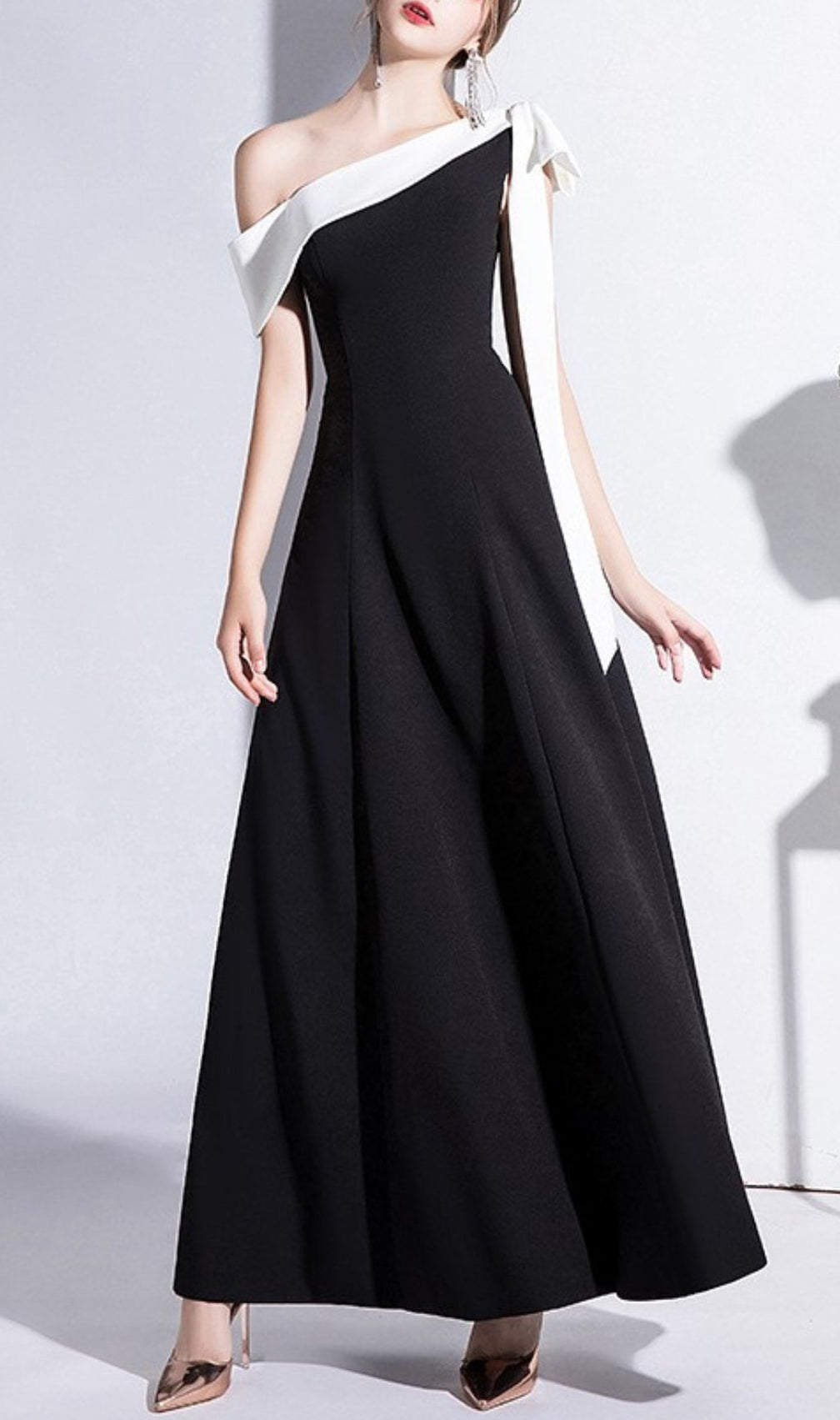 Pagged Bow Midi Dress In Black