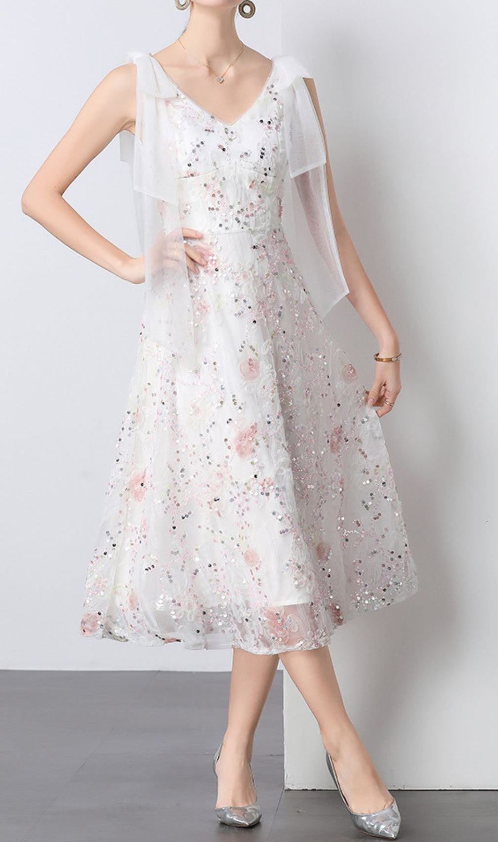 Felda V-Neck Flower Sequin Midi Dress