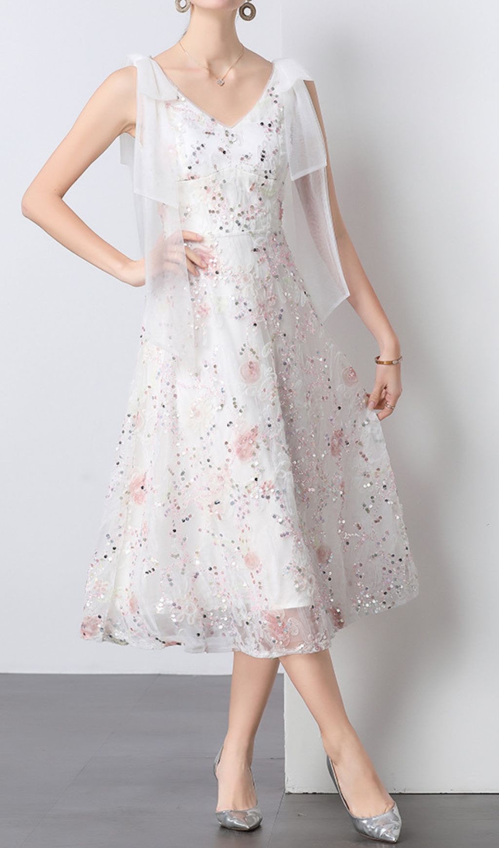 Felda V-Neck Flower Sequin Midi Dress