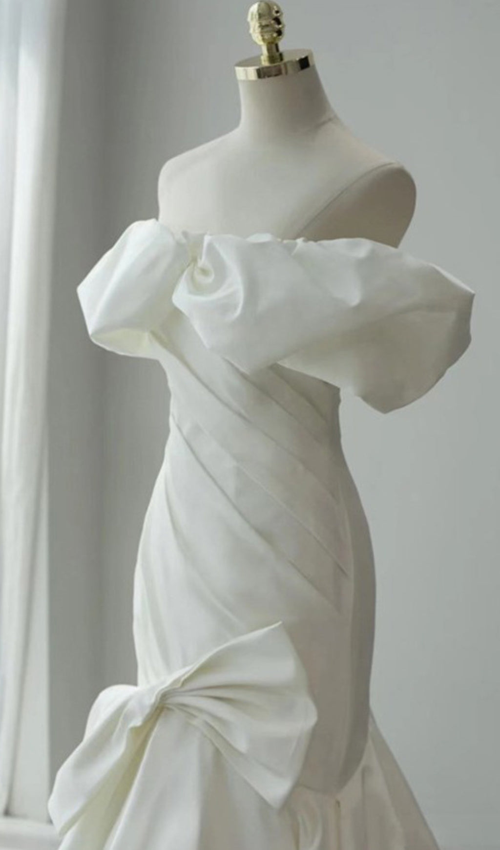 Aviatrix White Bow Wedding Dress