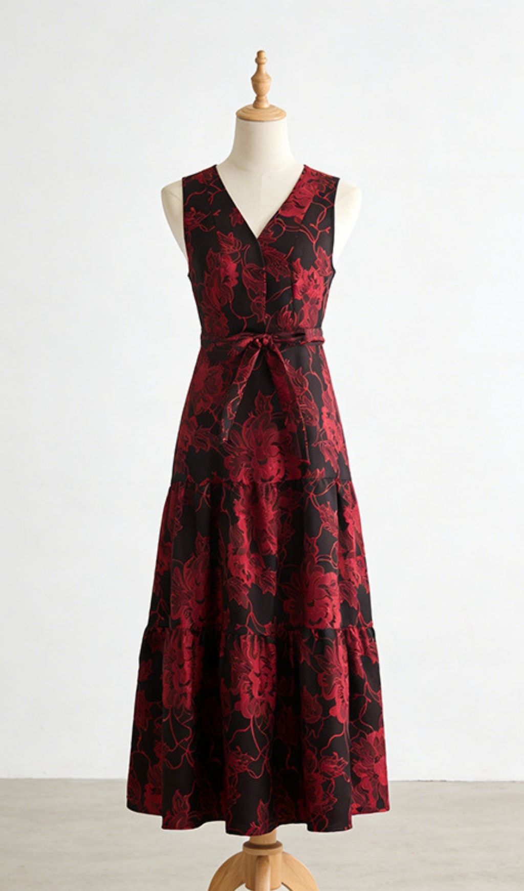 Kaniya Elegant Red & Black Floral Maxi Dress - V-Neck Sleeveless Tie Waist