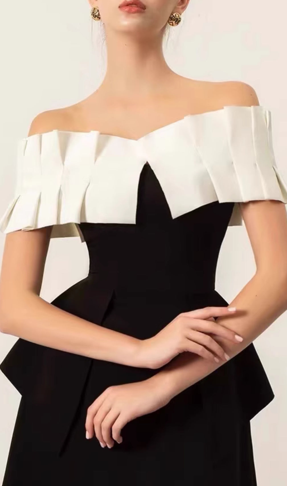 Chanon Black Off Shoulder Midi Dress