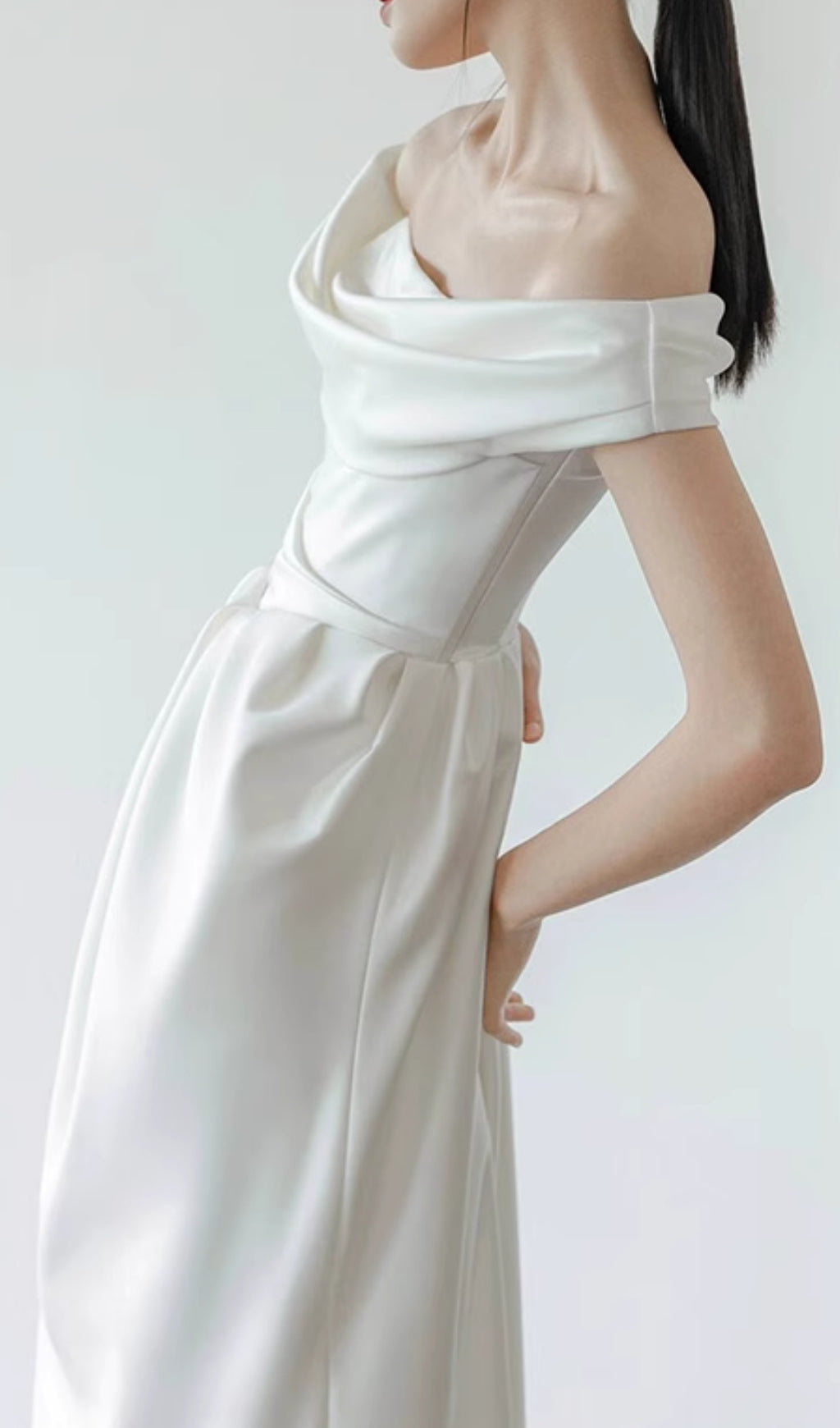 Femke White Off-Shoulder Wedding Dress