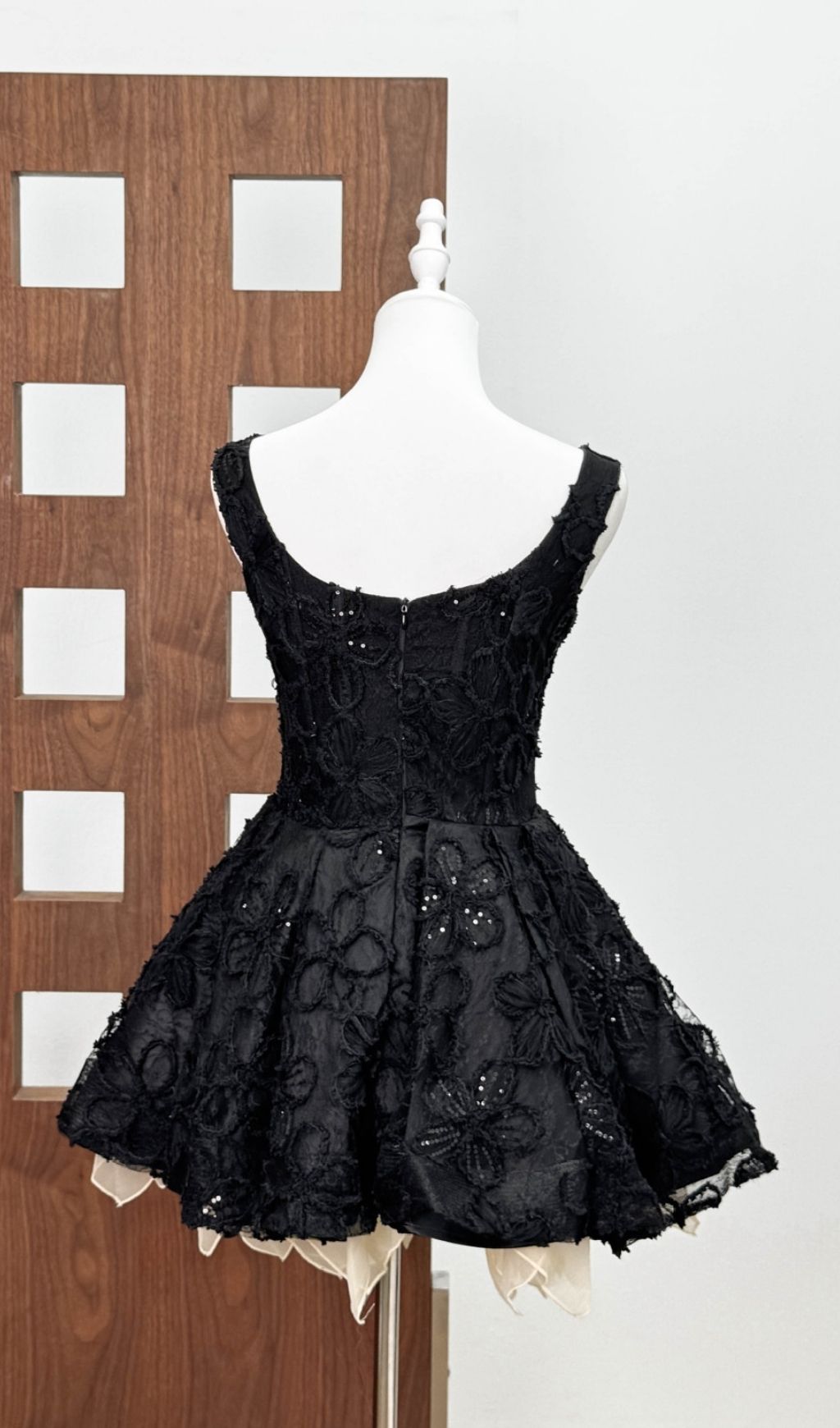 Karen Black Floral Strappy Mini Dress: Chic & Sassy Evening Style