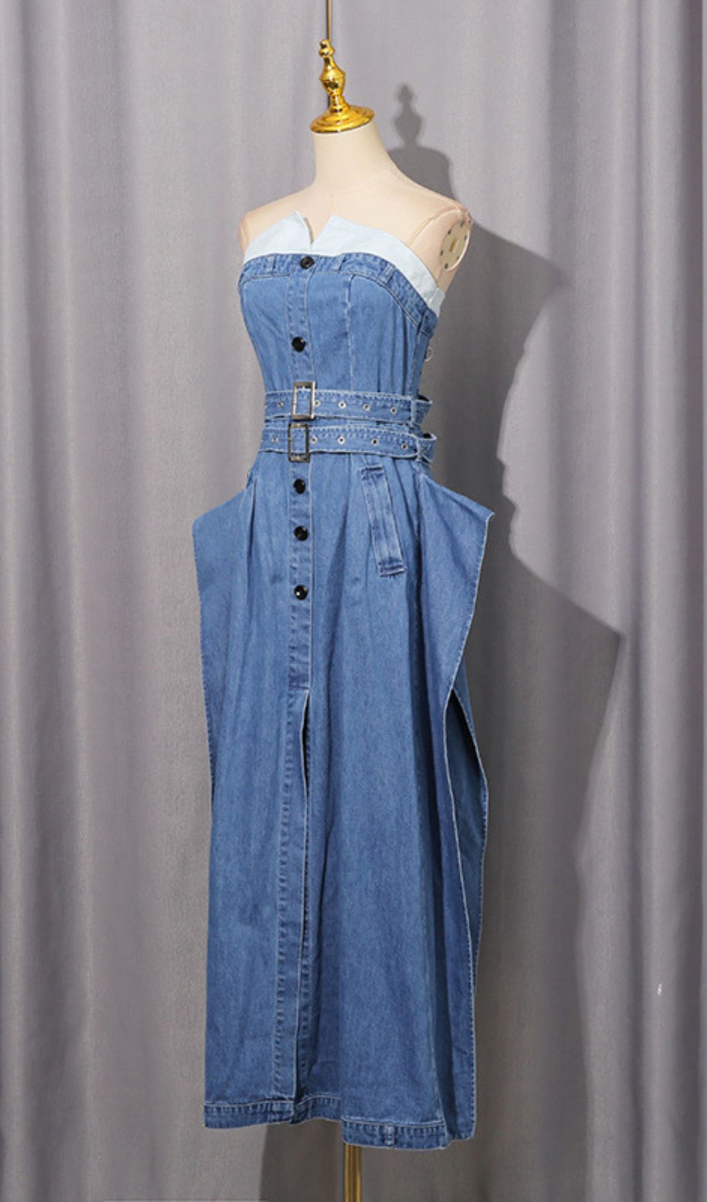 Isako Chic Strapless Denim Midi Dress with Belt – Effortless Elegance
