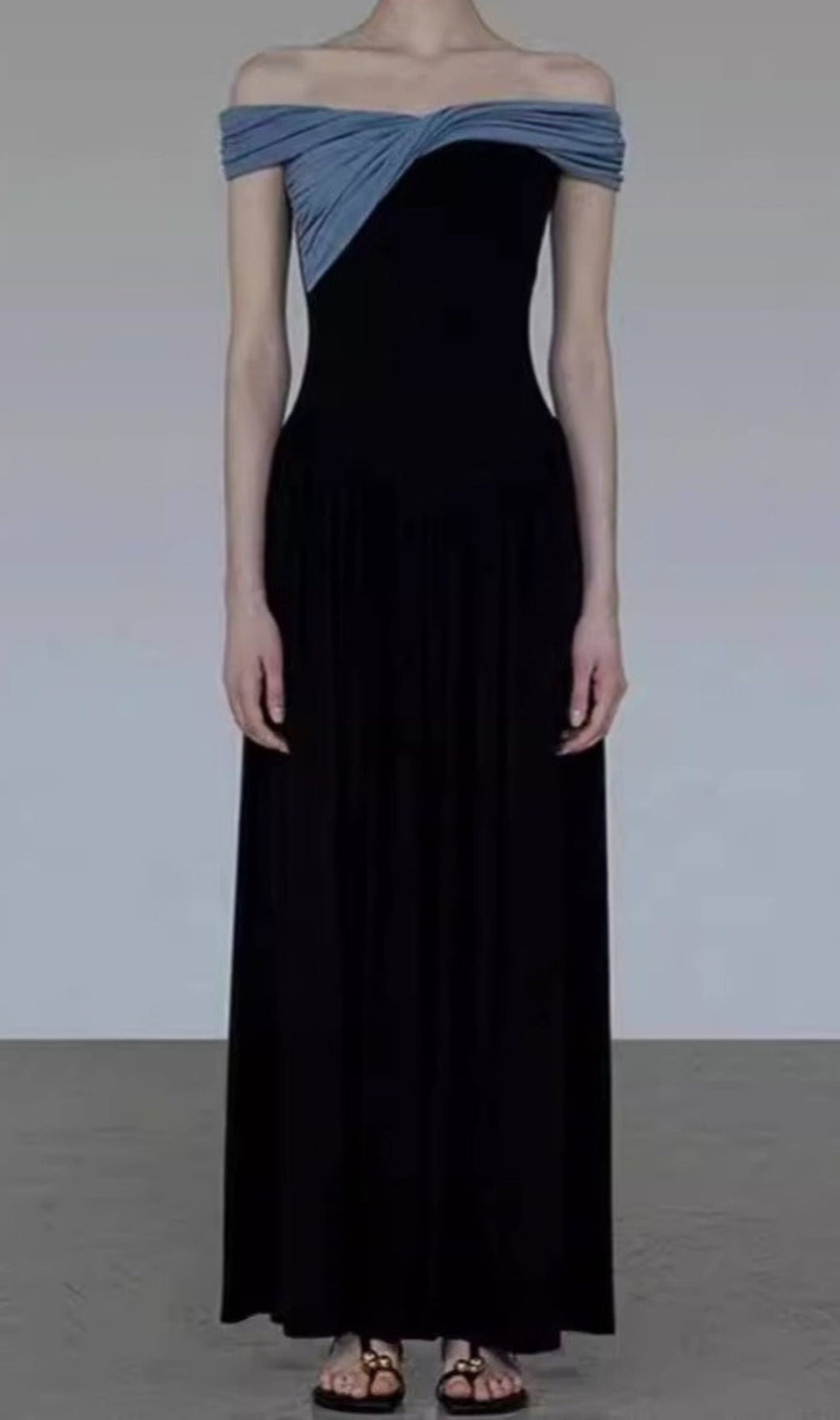 Aurai Contrast Color Knit Maxi Dress