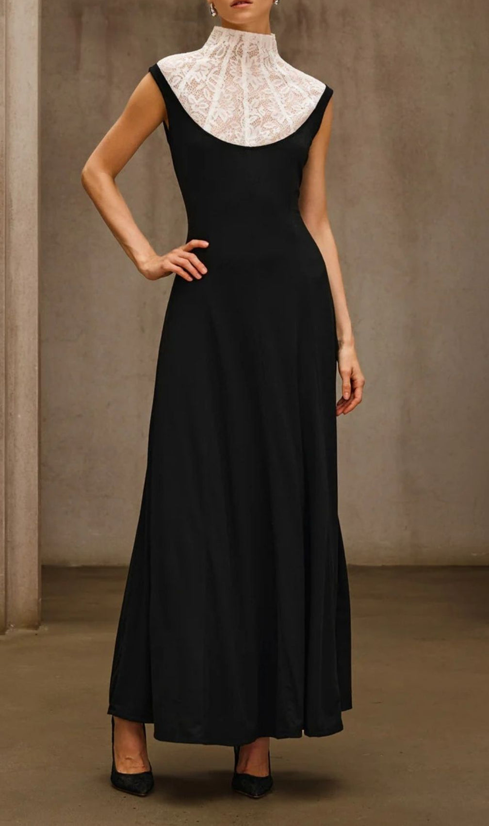 Sevionyx High Neck Lace Maxi Dress