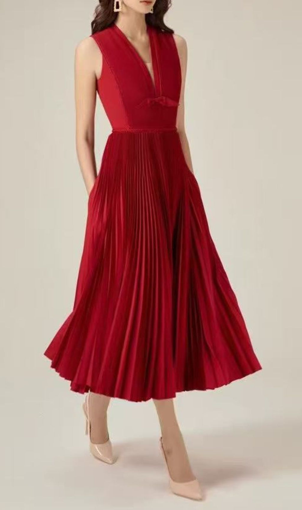 Fusa V-Neck Sleeveless Pleated Midi Dress