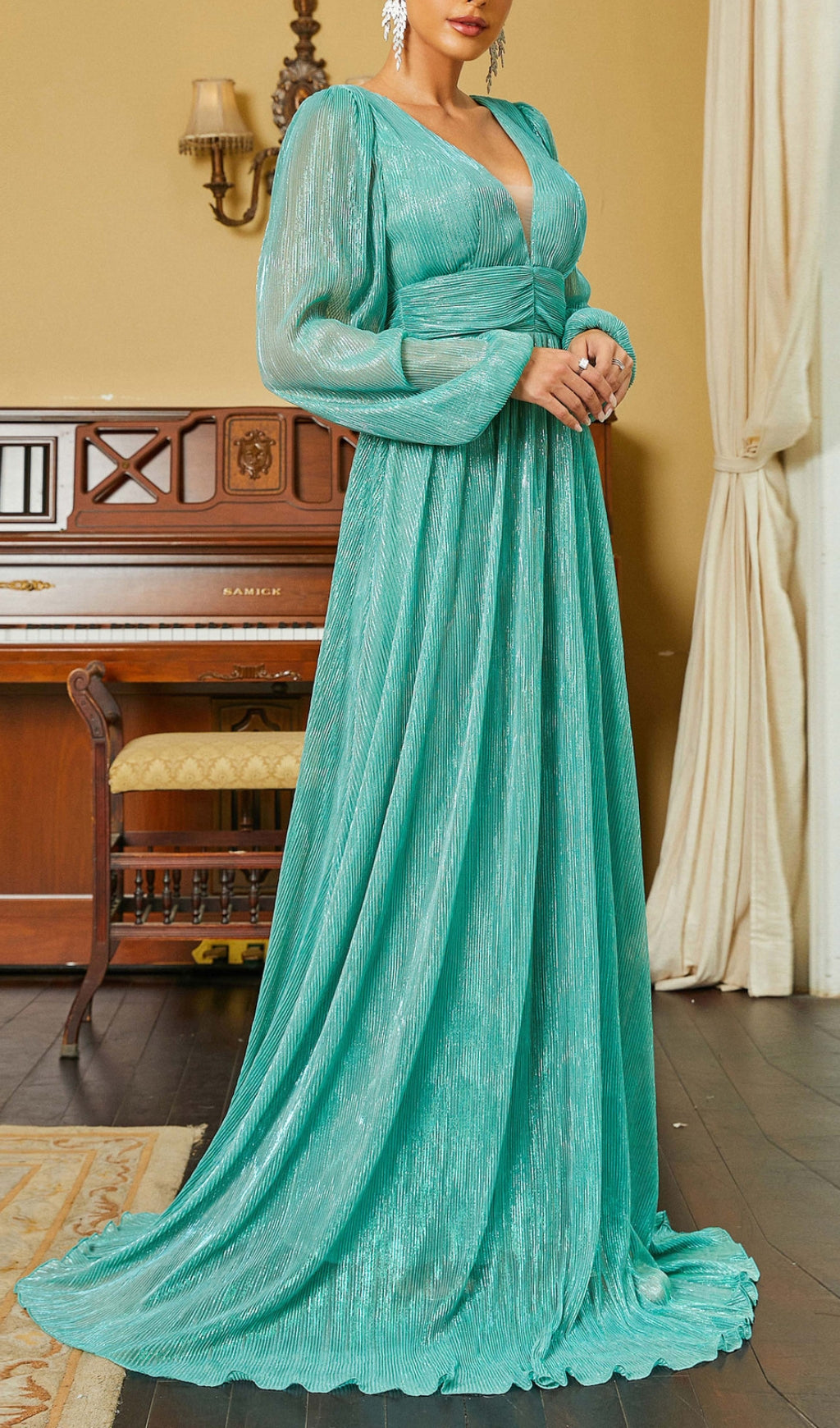 Briseis Green V-Neck Long Sleeve Maxi Dress