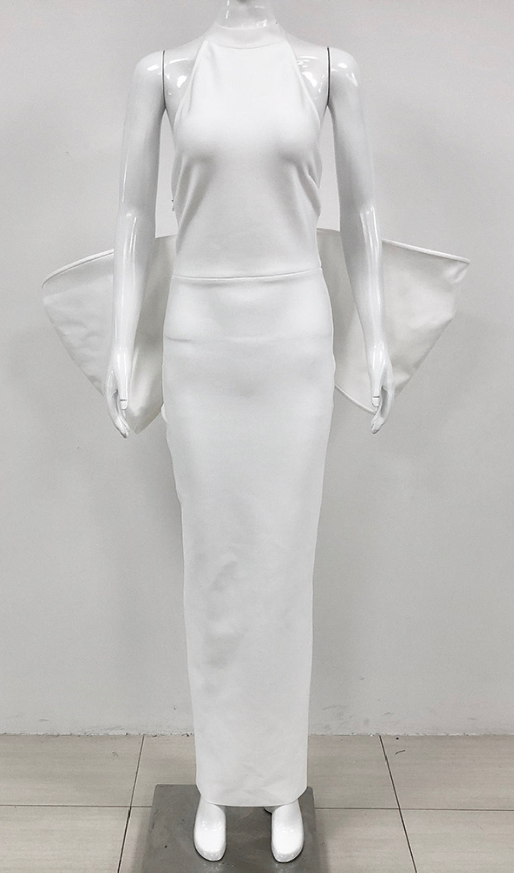 Bernt White Bow Backless Maxi Dress