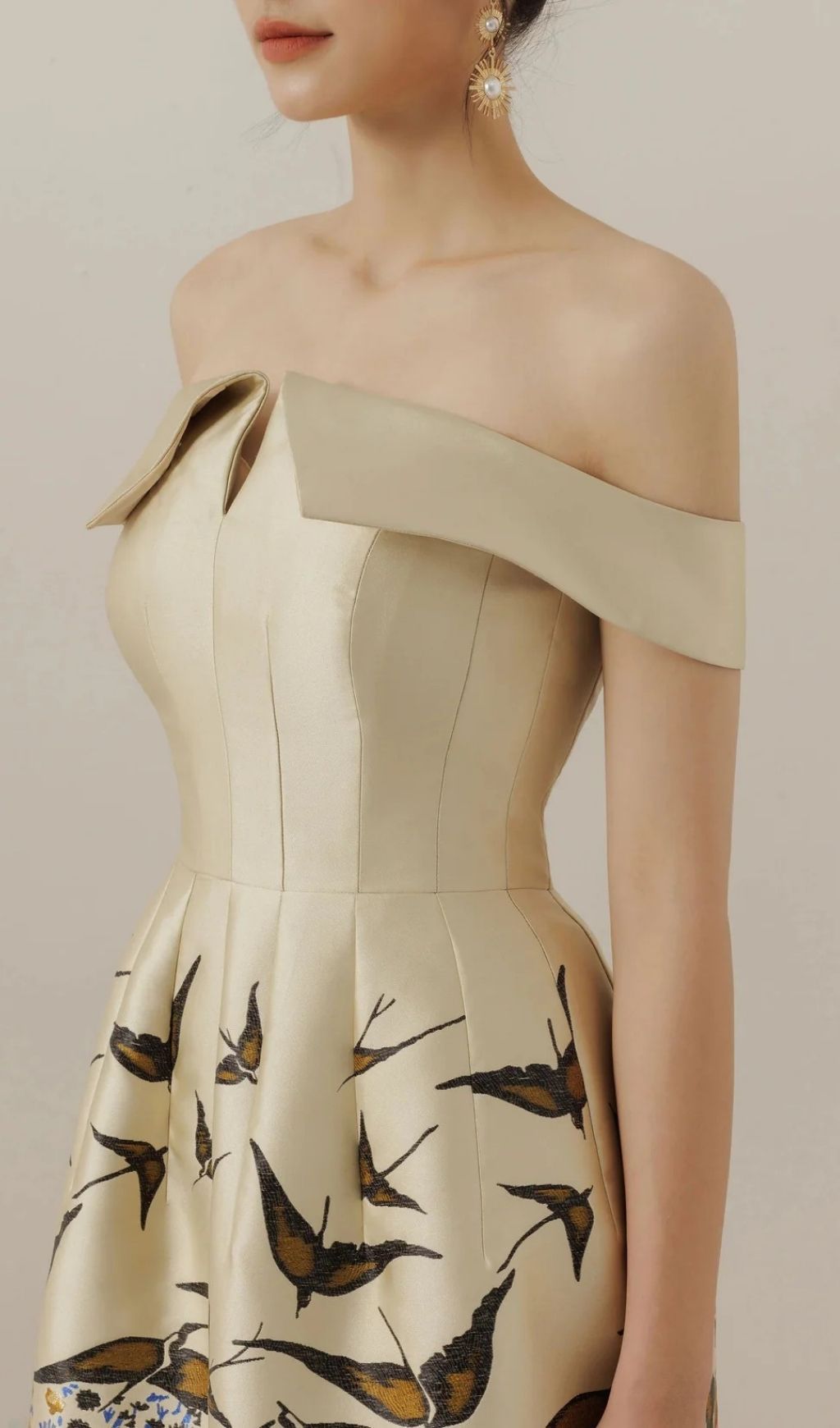 Nina Retro Floral Print Off-shoulder Midi Dress in Apricot