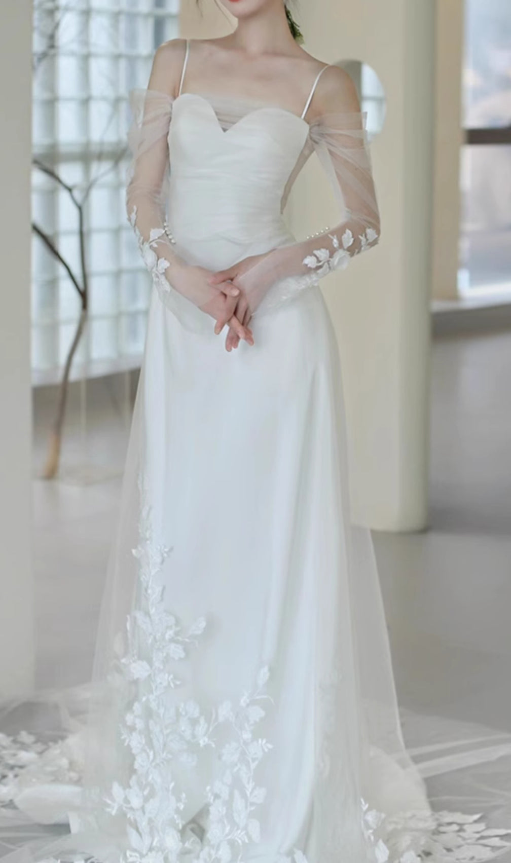 Chucky White Mesh Leaf Wedding Dress