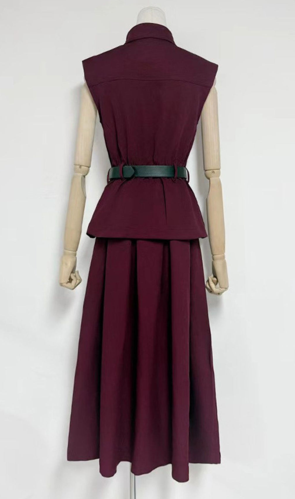 Iliana Elegant Burgundy Sleeveless Belted Skirt Set - Chic 2-Piece Outfit for Women