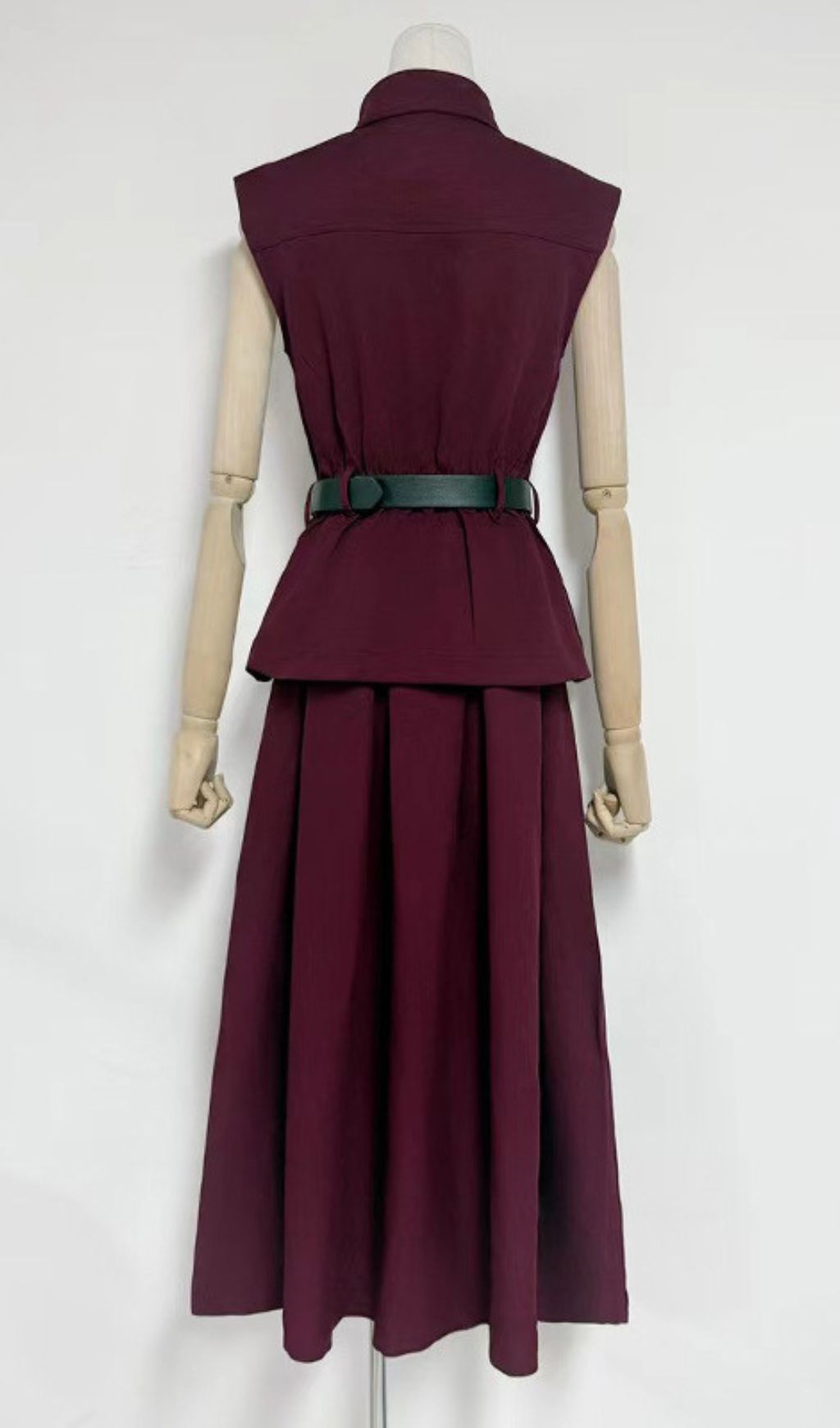 Iliana Elegant Burgundy Sleeveless Belted Skirt Set - Chic 2-Piece Outfit for Women