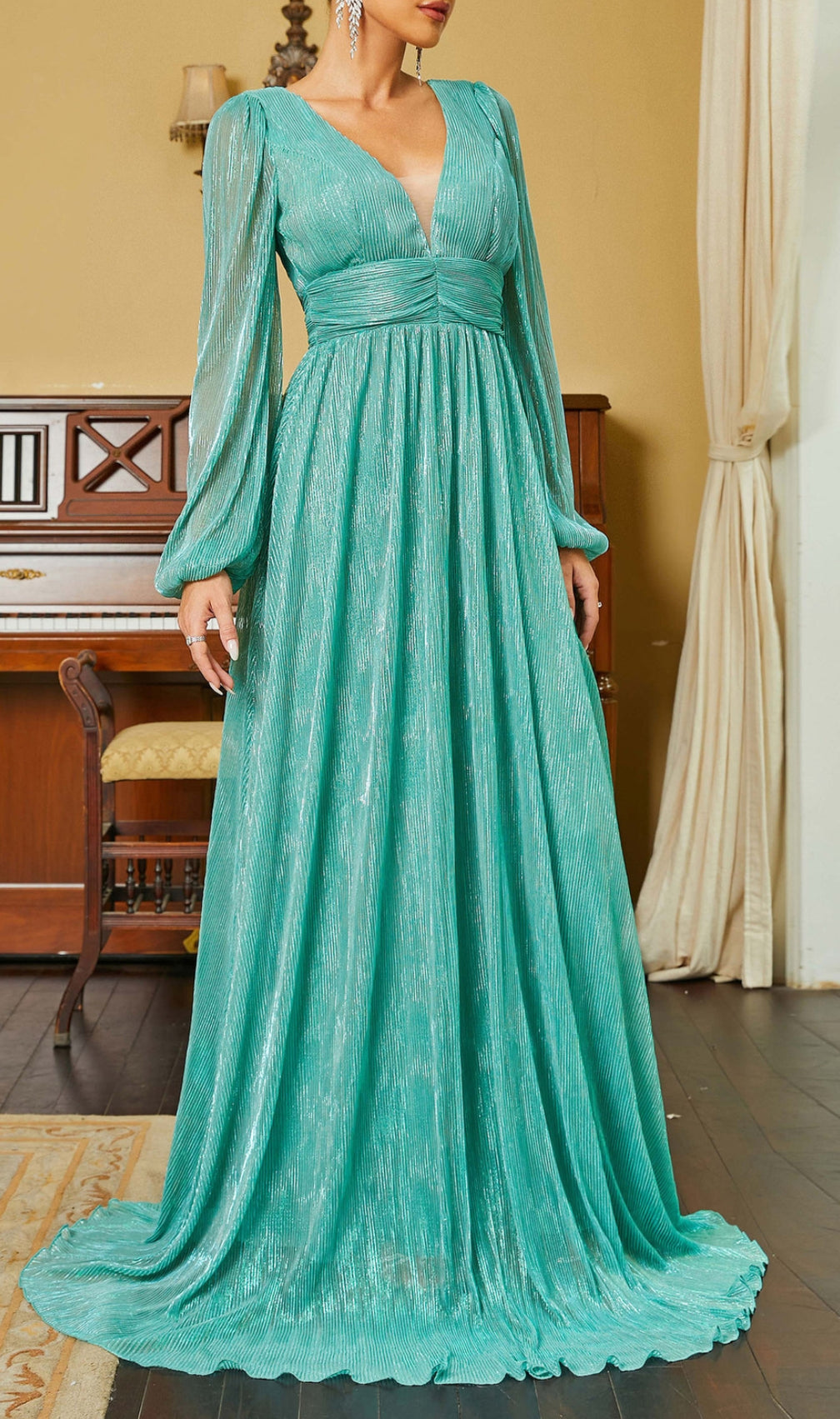 Briseis Green V-Neck Long Sleeve Maxi Dress