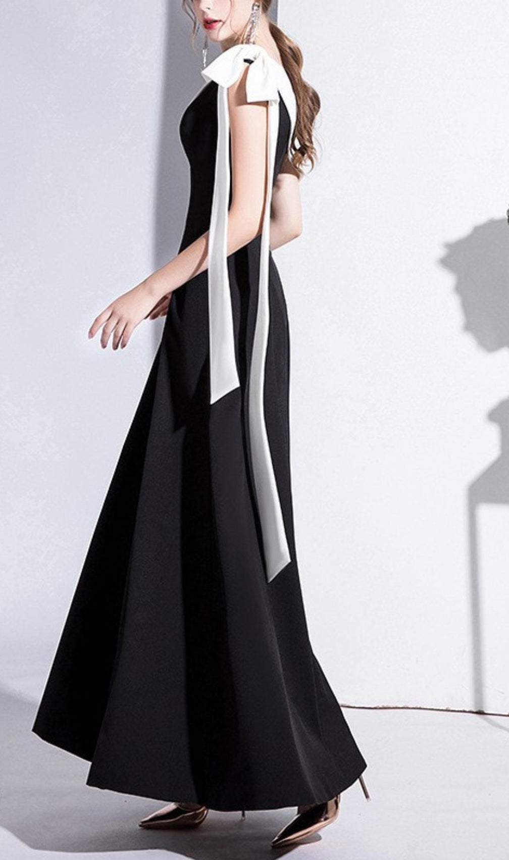 Pagged Bow Midi Dress In Black