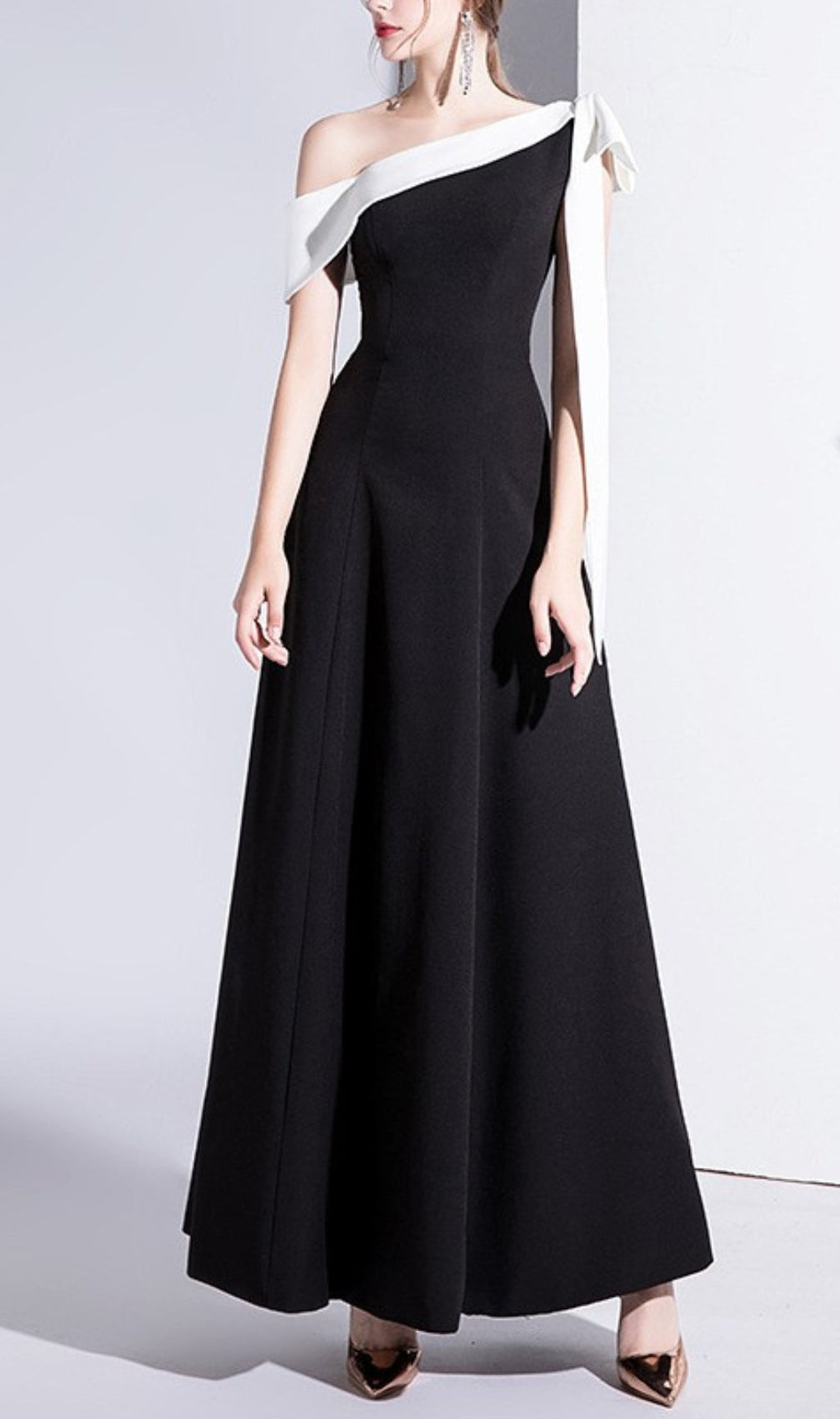 Pagged Bow Midi Dress In Black
