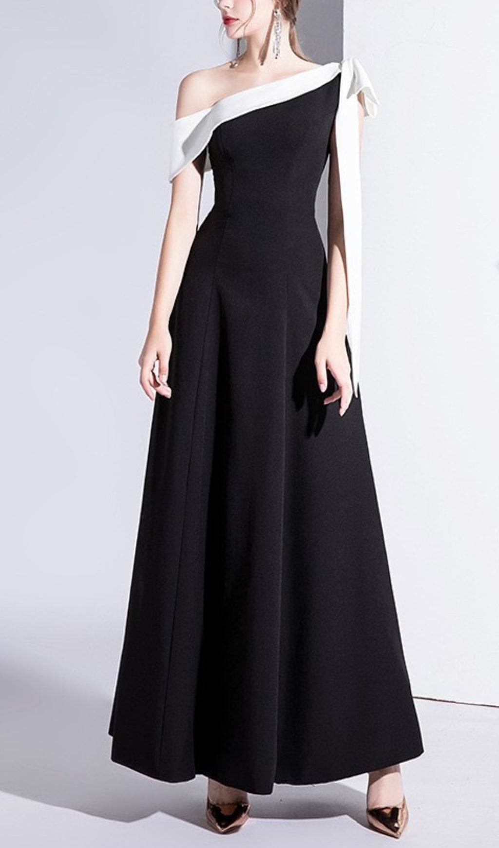 Pagged Bow Midi Dress In Black