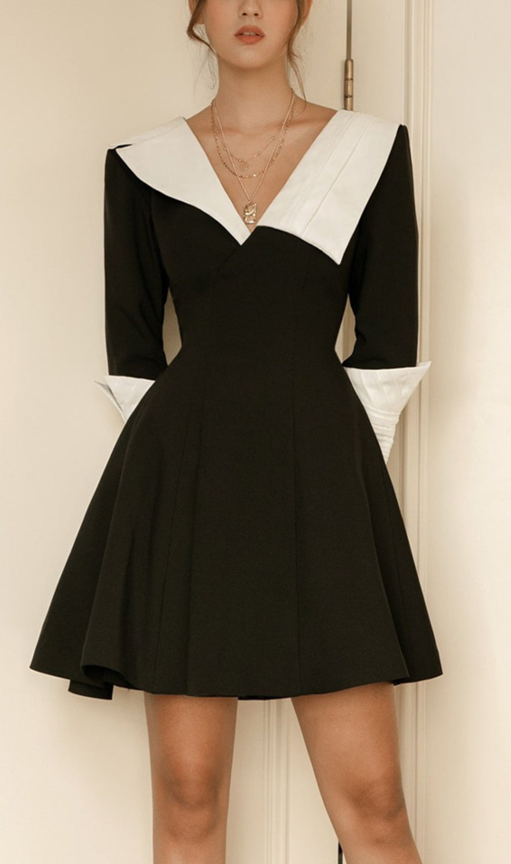 Astro Black V-Neck Mid-Sleeve Mini Dress
