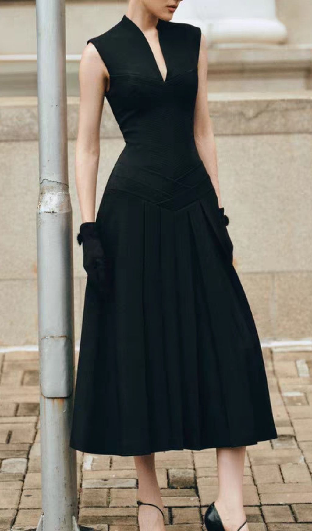 Kelsie Black V-Neck Sleeveless Midi Dress