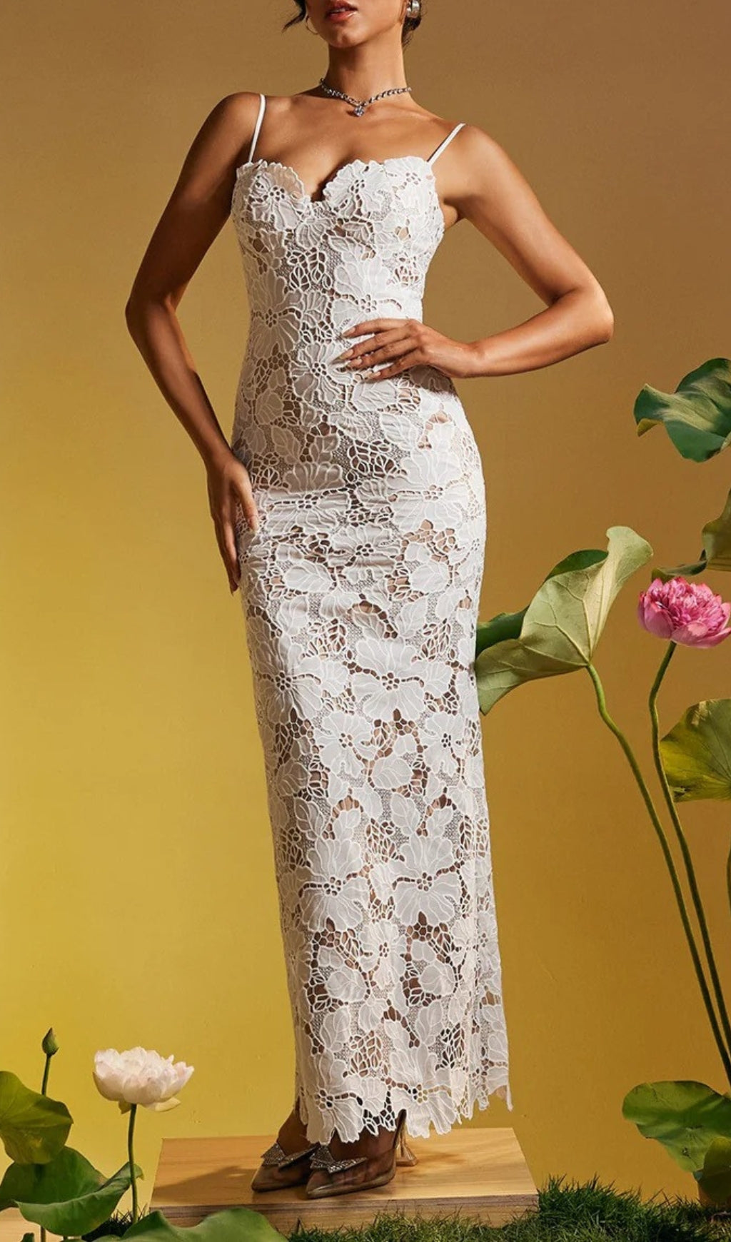 Avihu Spaghetti Floral Embroidered Maxi Dress