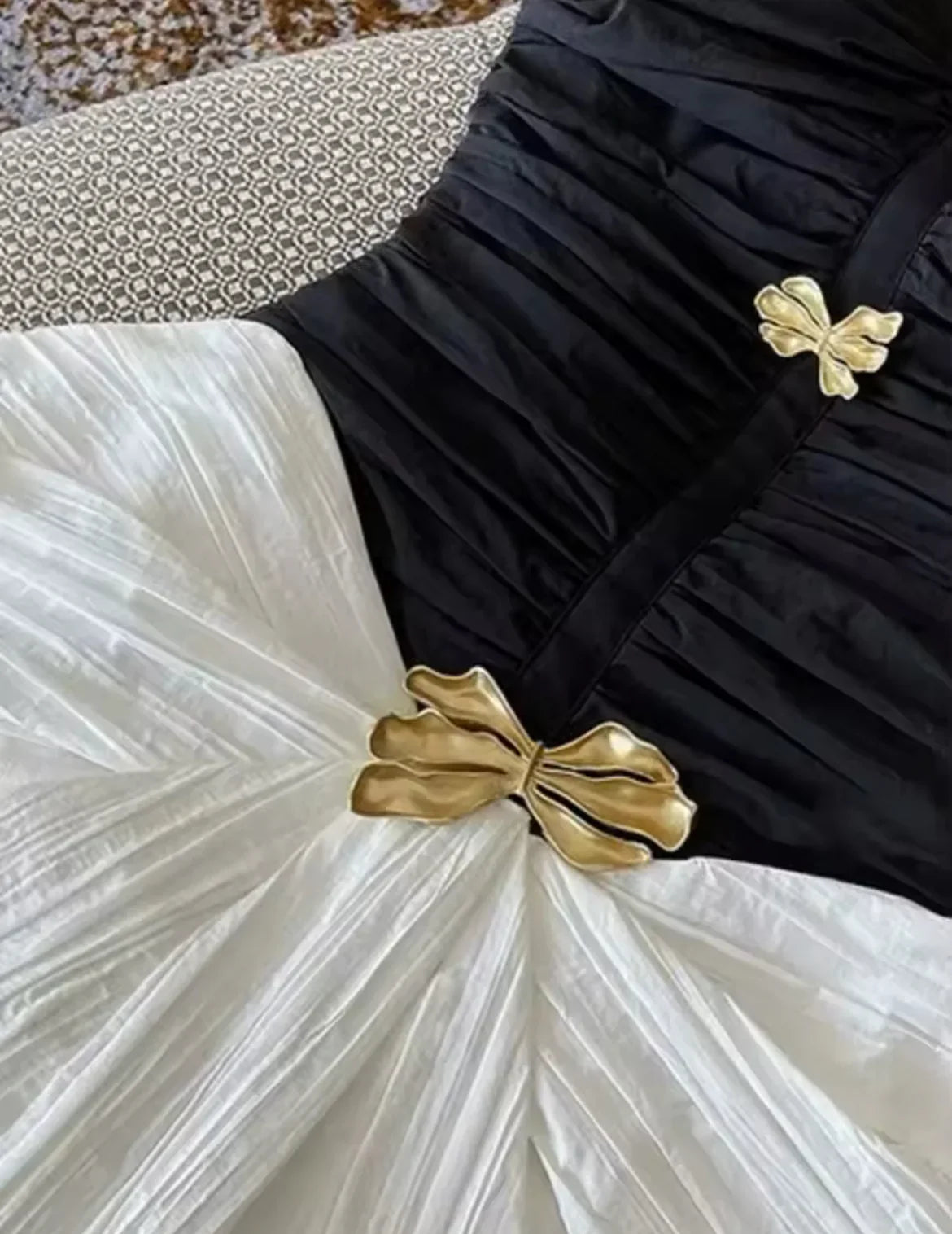 two-tone bow strapless ruched mini dress