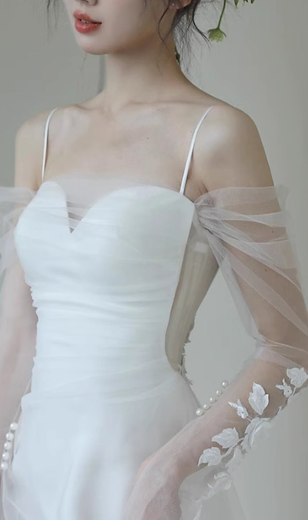 Chucky White Mesh Leaf Wedding Dress