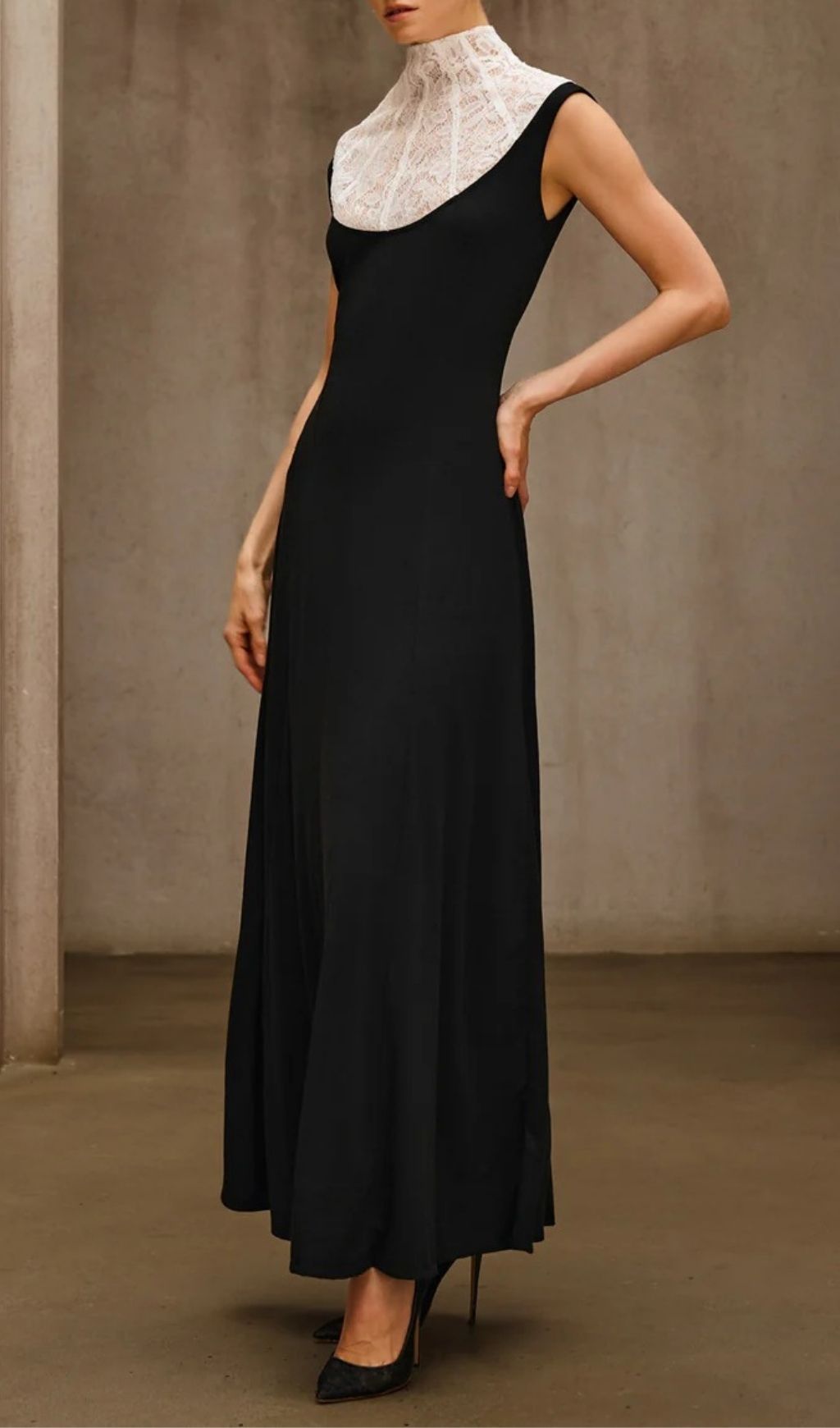 Sevionyx High Neck Lace Maxi Dress