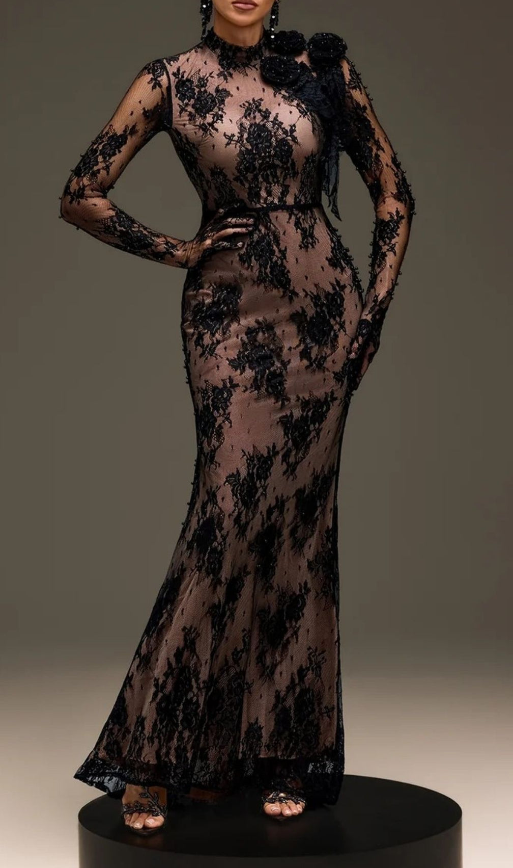 Varnelis Backless Pearl Lace Maxi Dress