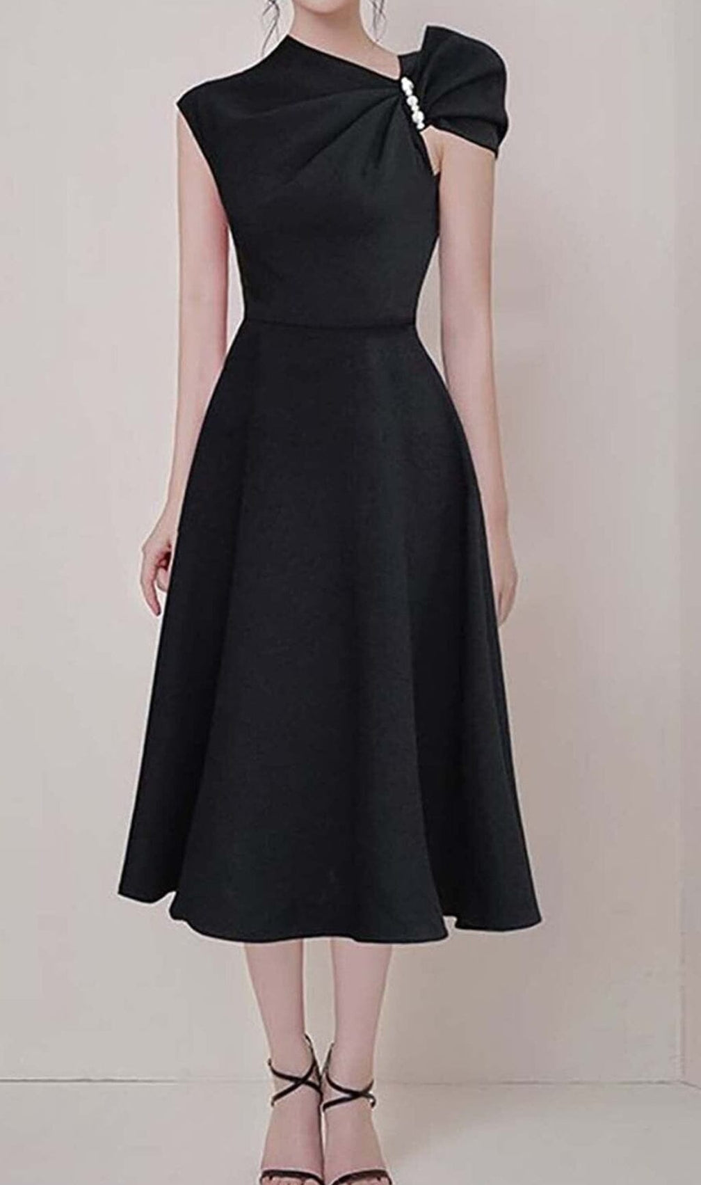 Asymmetric Sleeve Pearls Midi Dress In Black