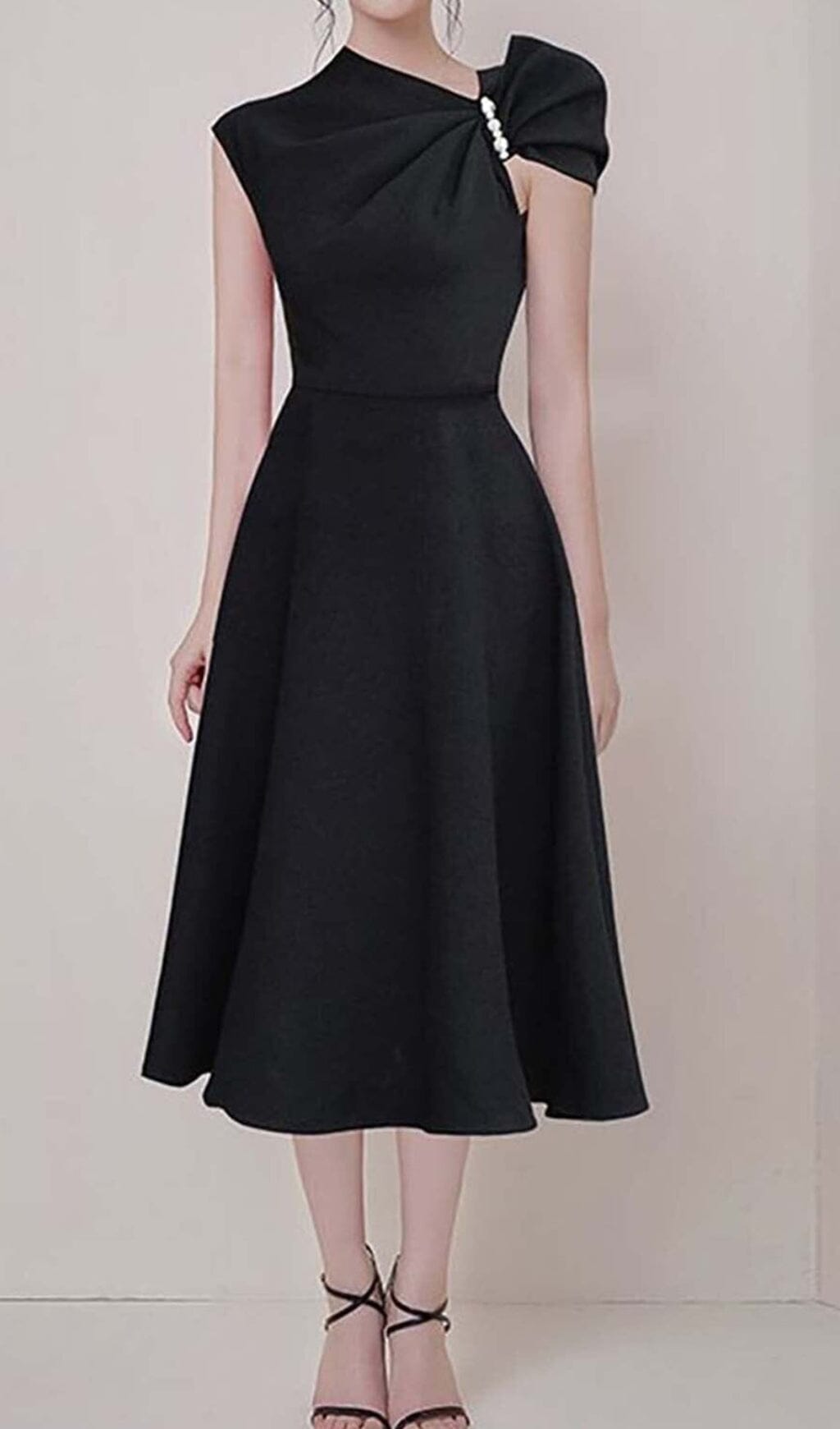 Asymmetric Sleeve Pearls Midi Dress In Black