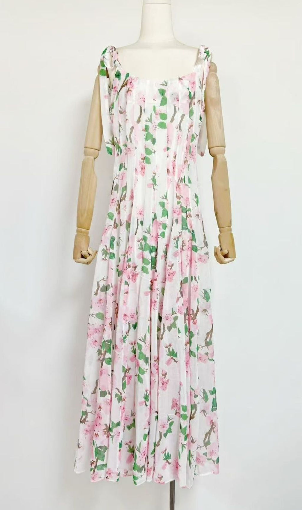 Kida Enchanting Floral Maxi Dress: Elegant Wedding Guest & Garden Party Gown
