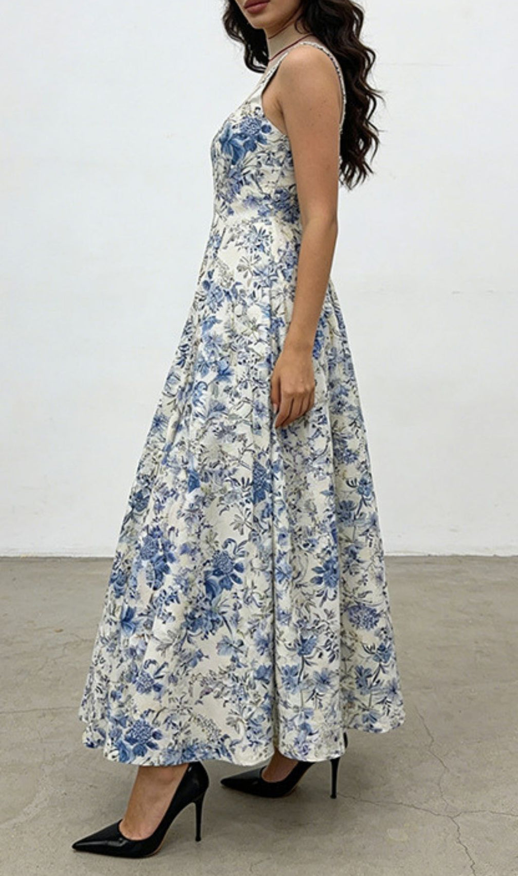 Kenia Elegant Blue Floral Strappy Maxi Dress