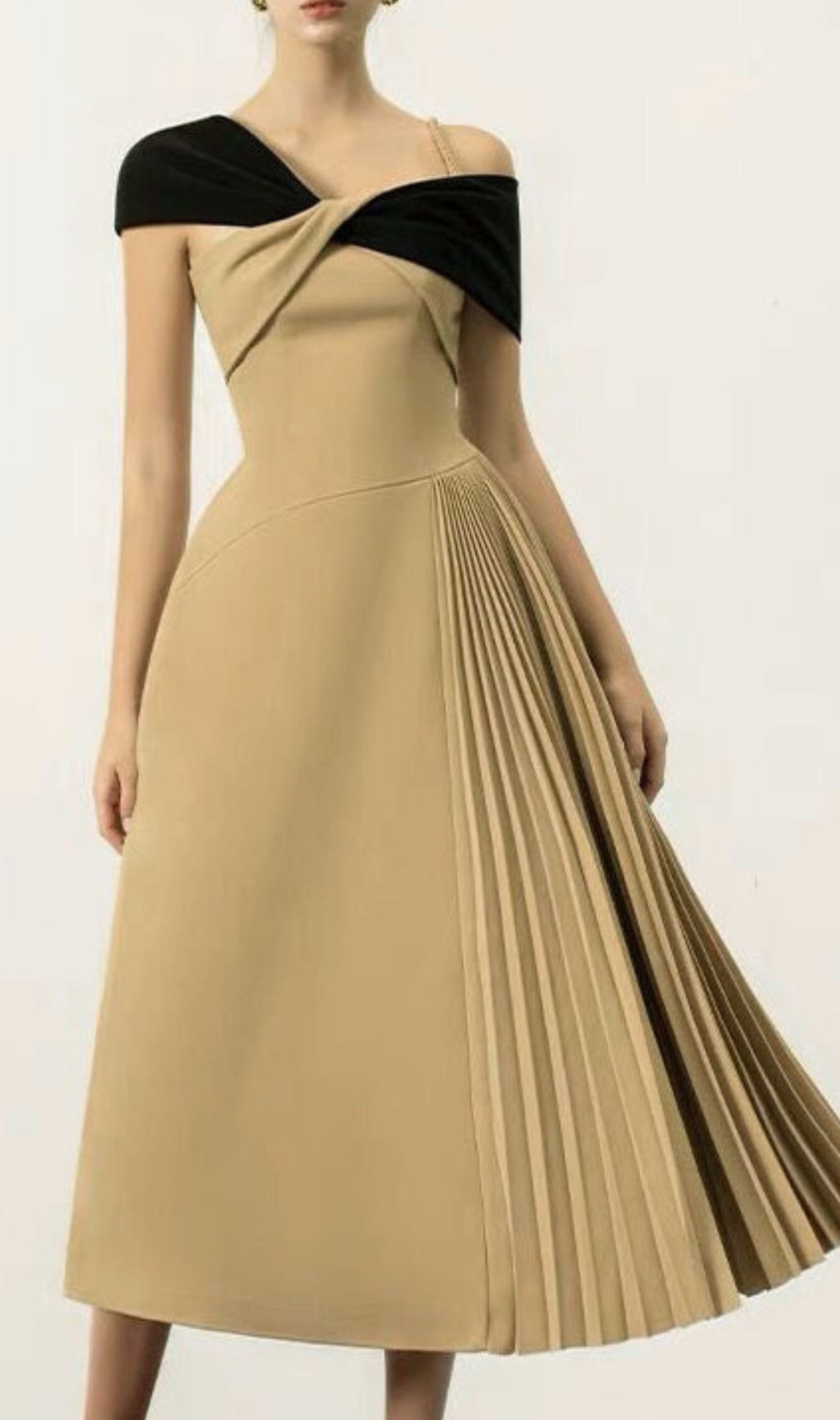 Ariuna Cross Shoulder Midi Dress