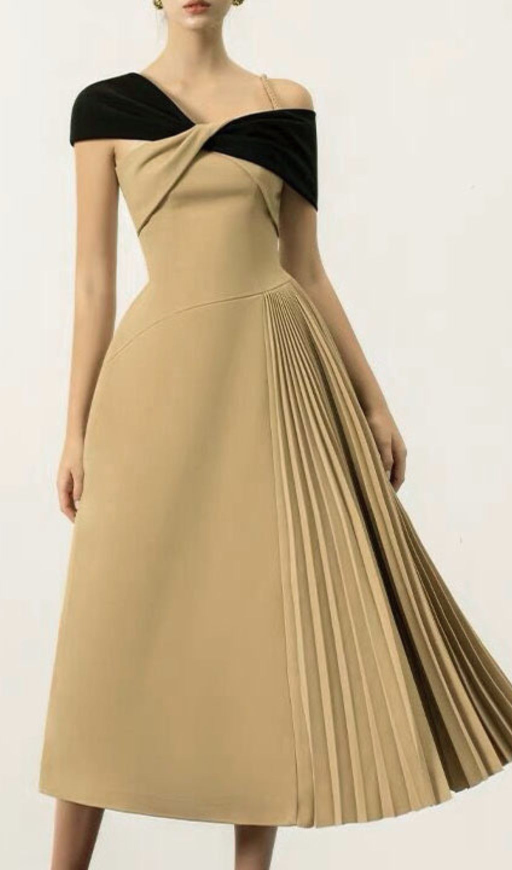 Ariuna Cross Shoulder Midi Dress