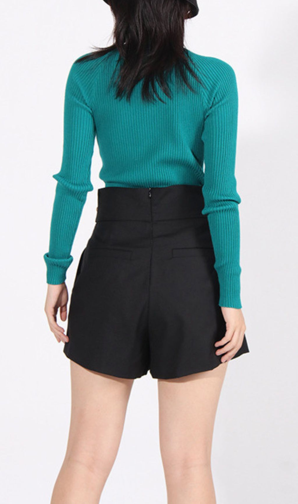 Ilana Chic Emerald Ribbed Knit Long Sleeve Top with Knot Cutout Detail