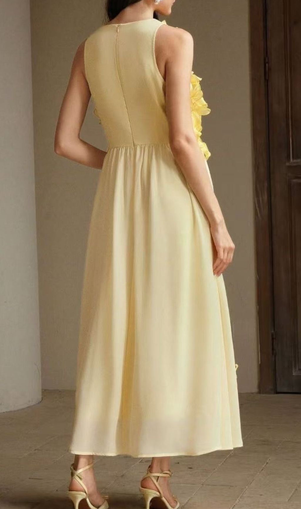 Garo 3D Flower Embellished Midi Dress