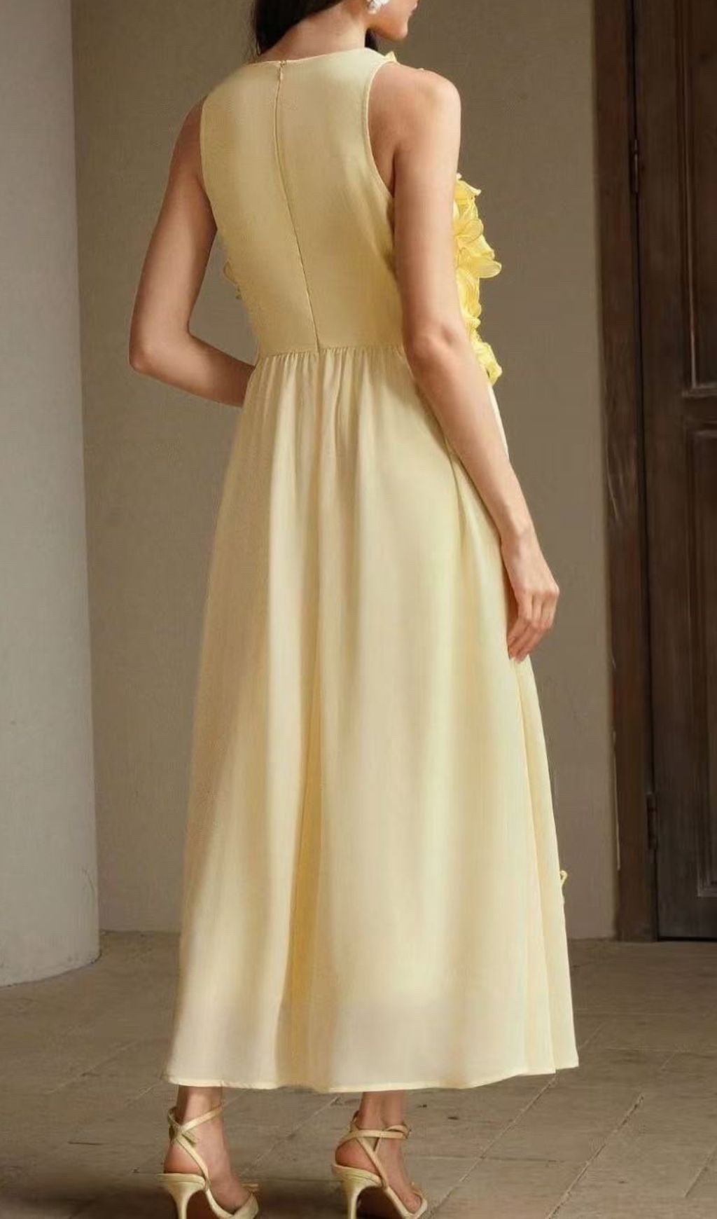 Garo 3D Flower Embellished Midi Dress