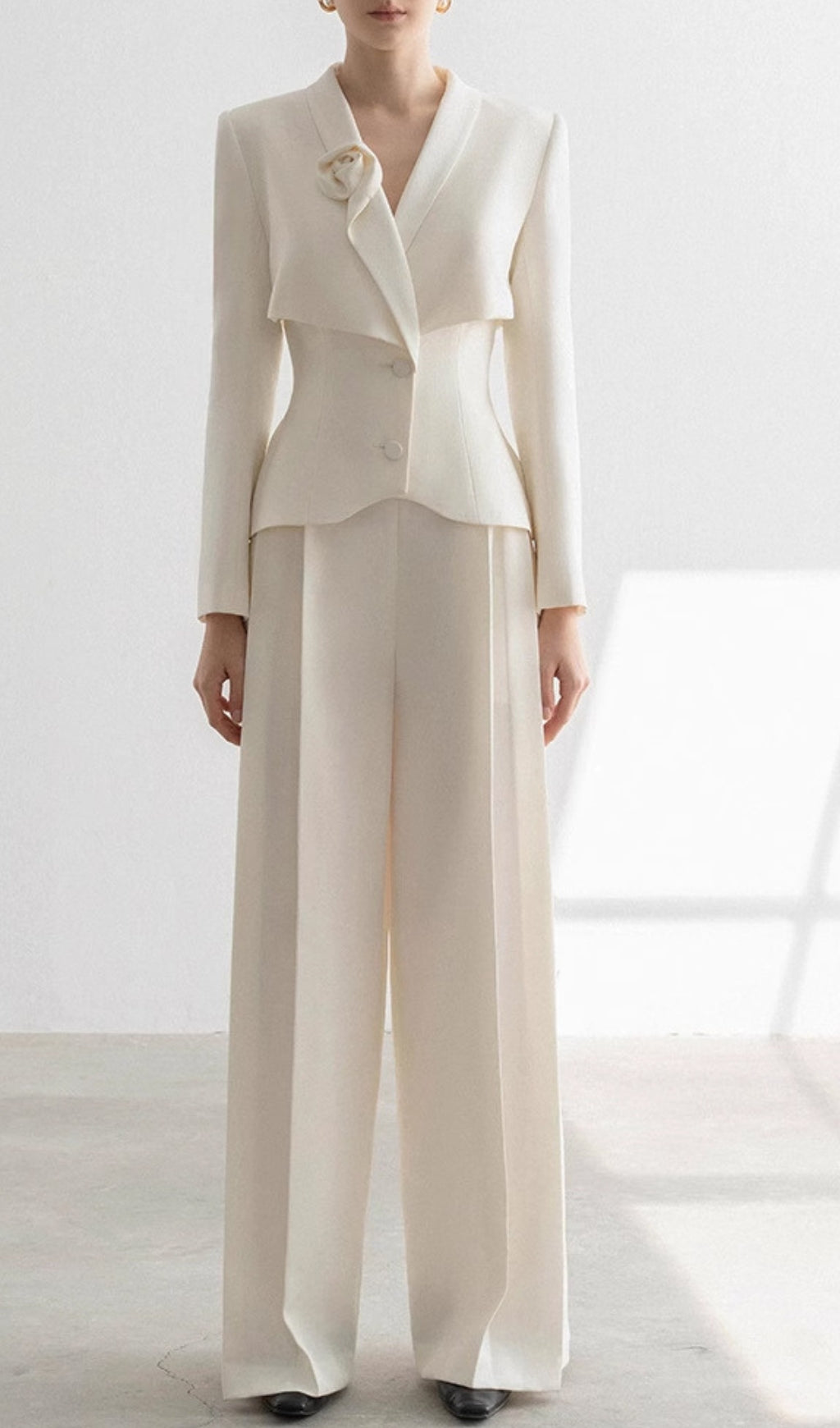 Caresse Flower Decor Blazer & Pants Set