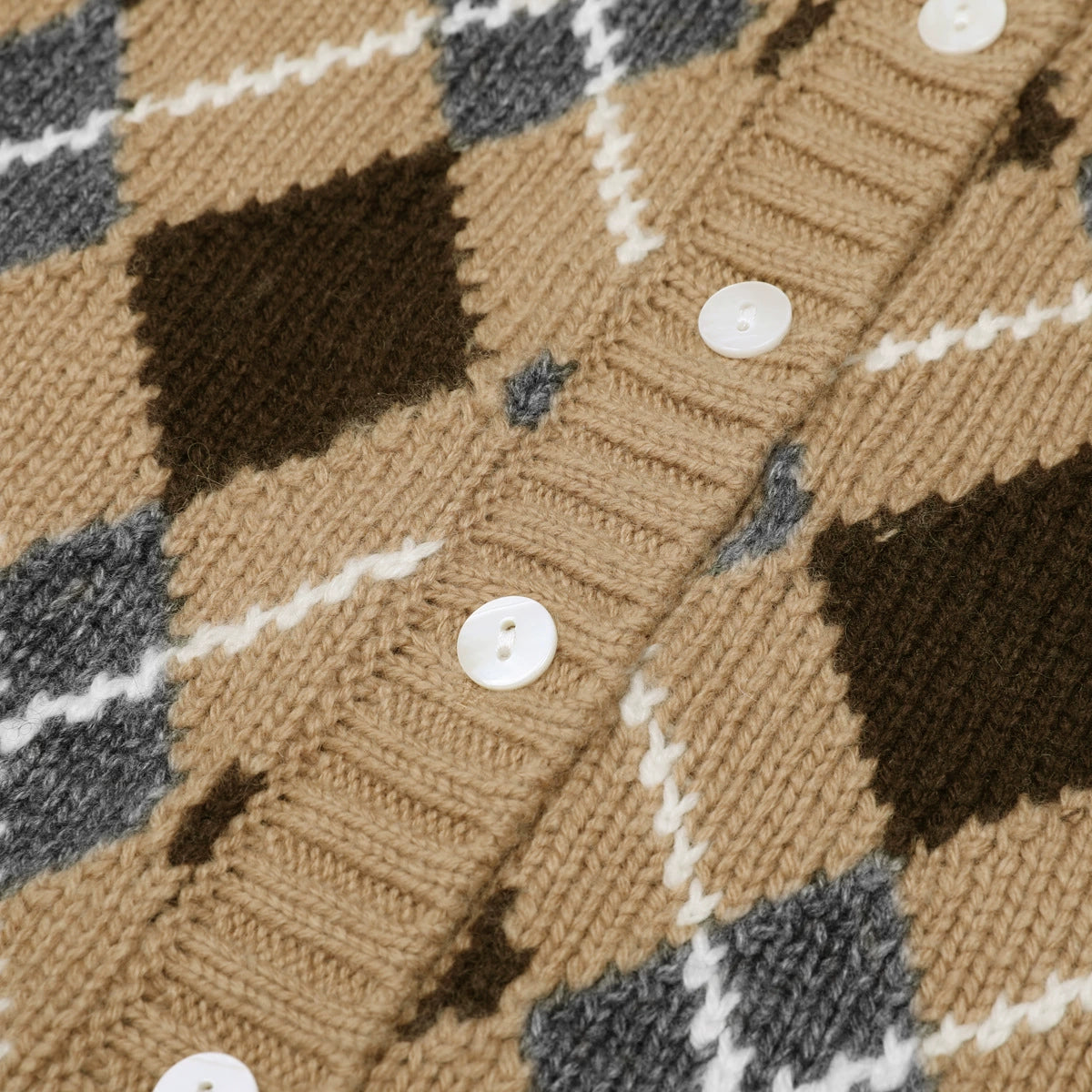 Jeffery Women's Cropped Argyle Knit Cardigan - Timeless Chic & Cozy