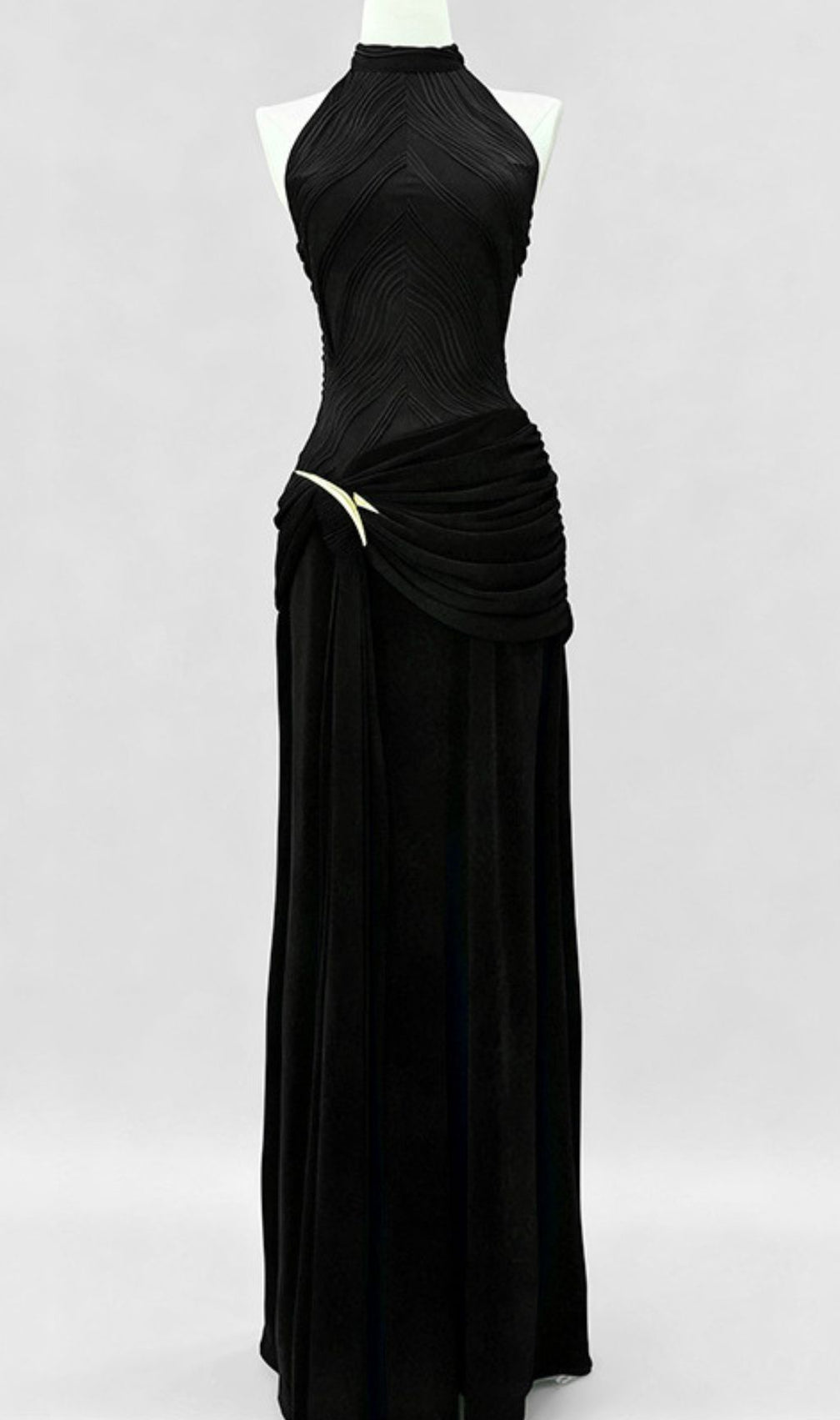 Jára Elegant Halter Neck Knotted Maxi Dress - Effortless Chic for Special Occasions
