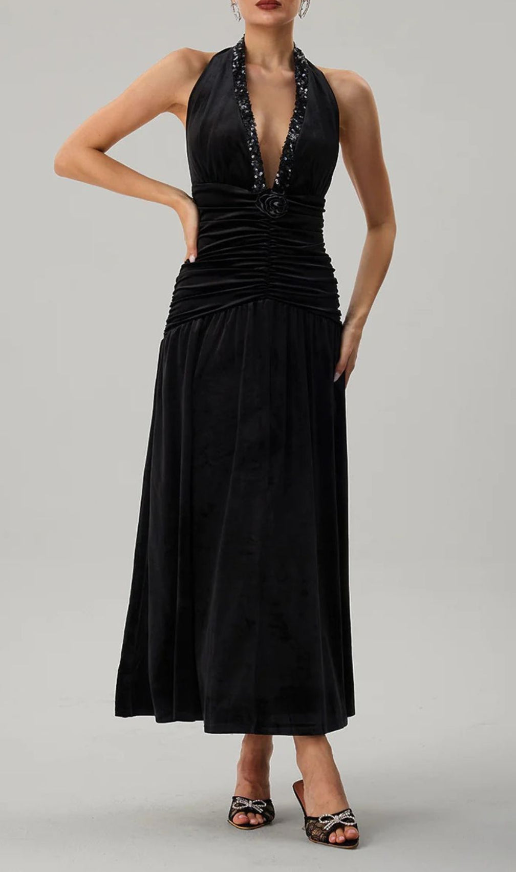 Faro Elegant Black Halterneck Ruched Maxi Dress | Figure-Flattering Evening Gown