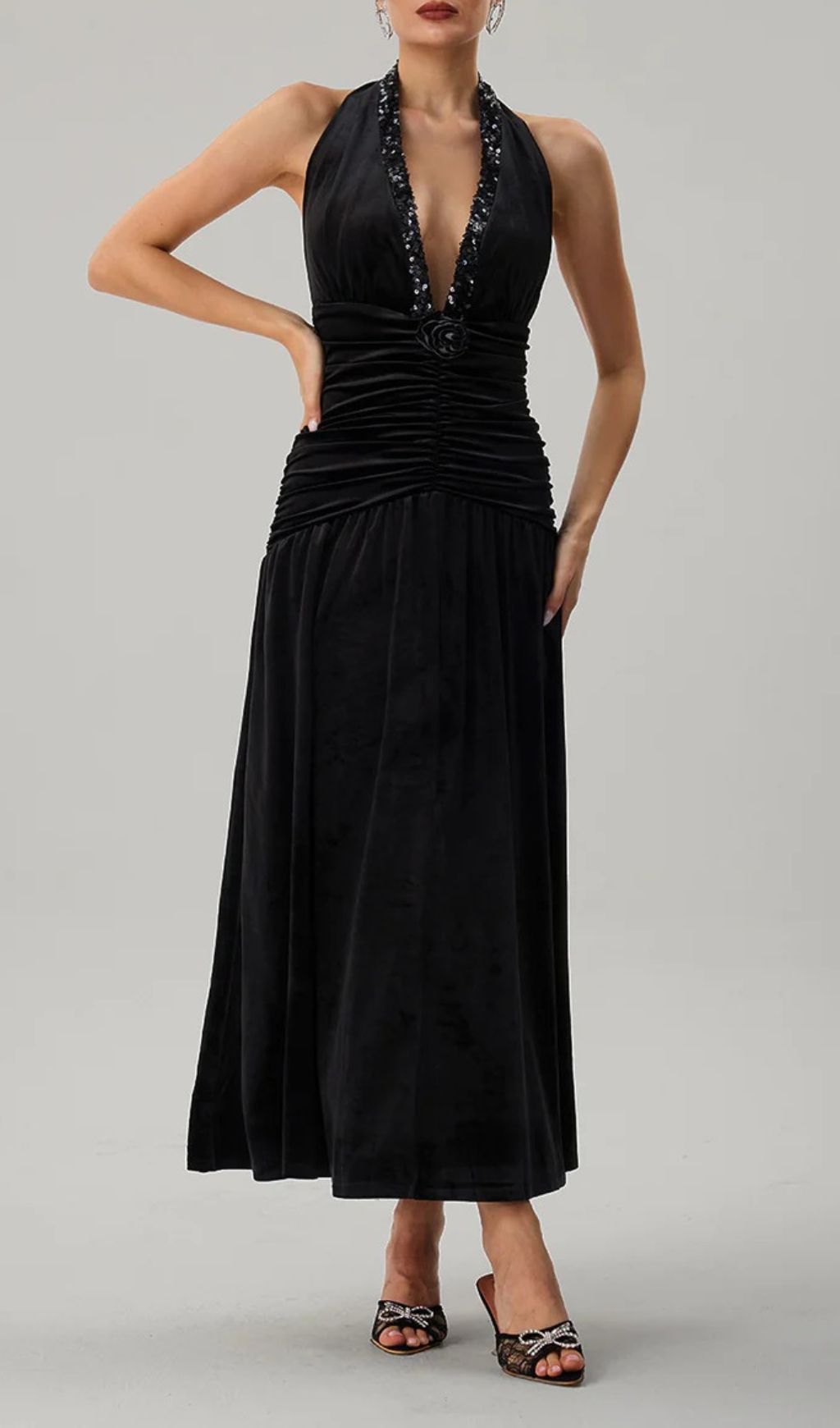 Faro Elegant Black Halterneck Ruched Maxi Dress | Figure-Flattering Evening Gown