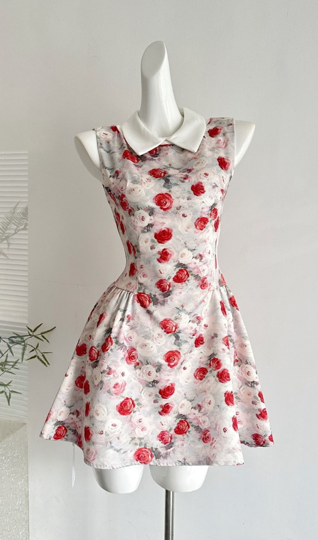 Kimora Rose Garden Collared Mini Dress - Chic Sleeveless Floral