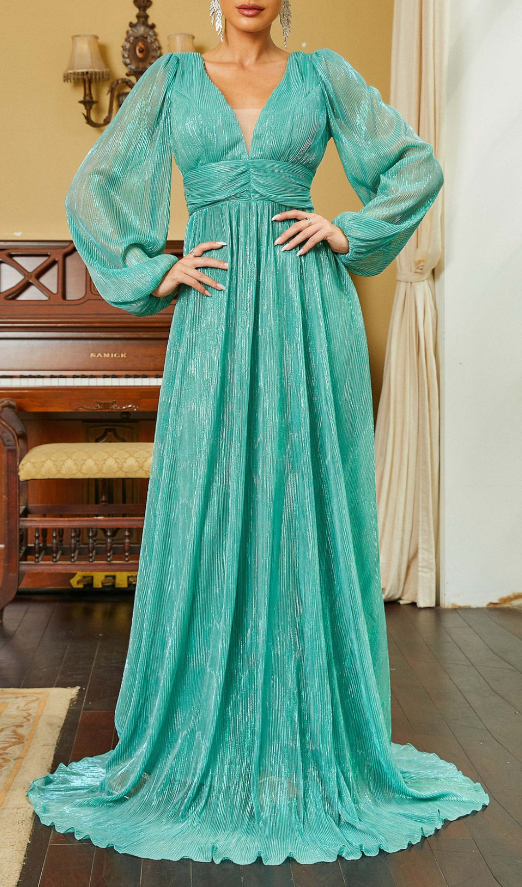 Briseis Green V-Neck Long Sleeve Maxi Dress