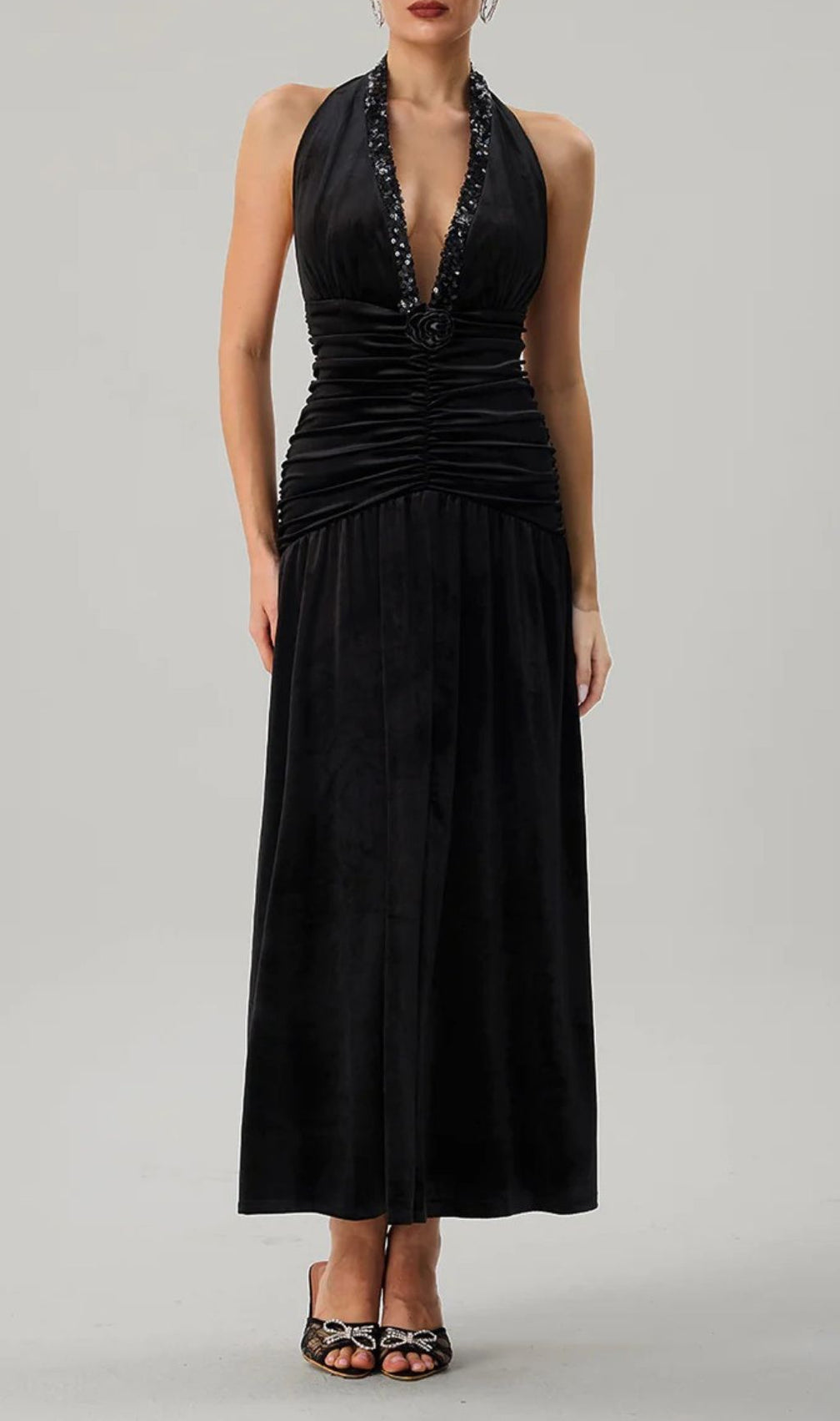 Faro Elegant Black Halterneck Ruched Maxi Dress | Figure-Flattering Evening Gown