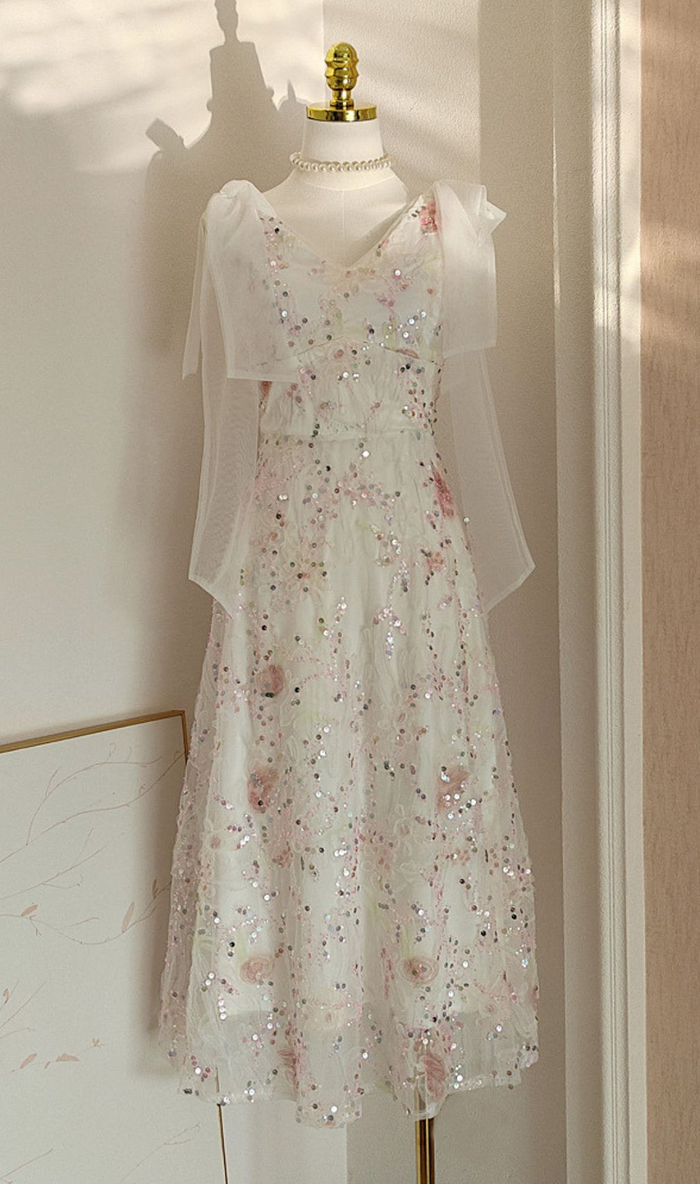 Felda V-Neck Flower Sequin Midi Dress