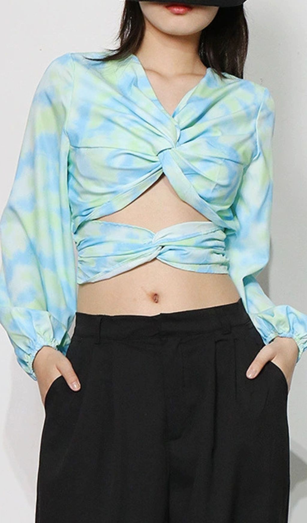 Chic Tie-Dye Twisted Cutout Long Sleeve Crop Top for Women