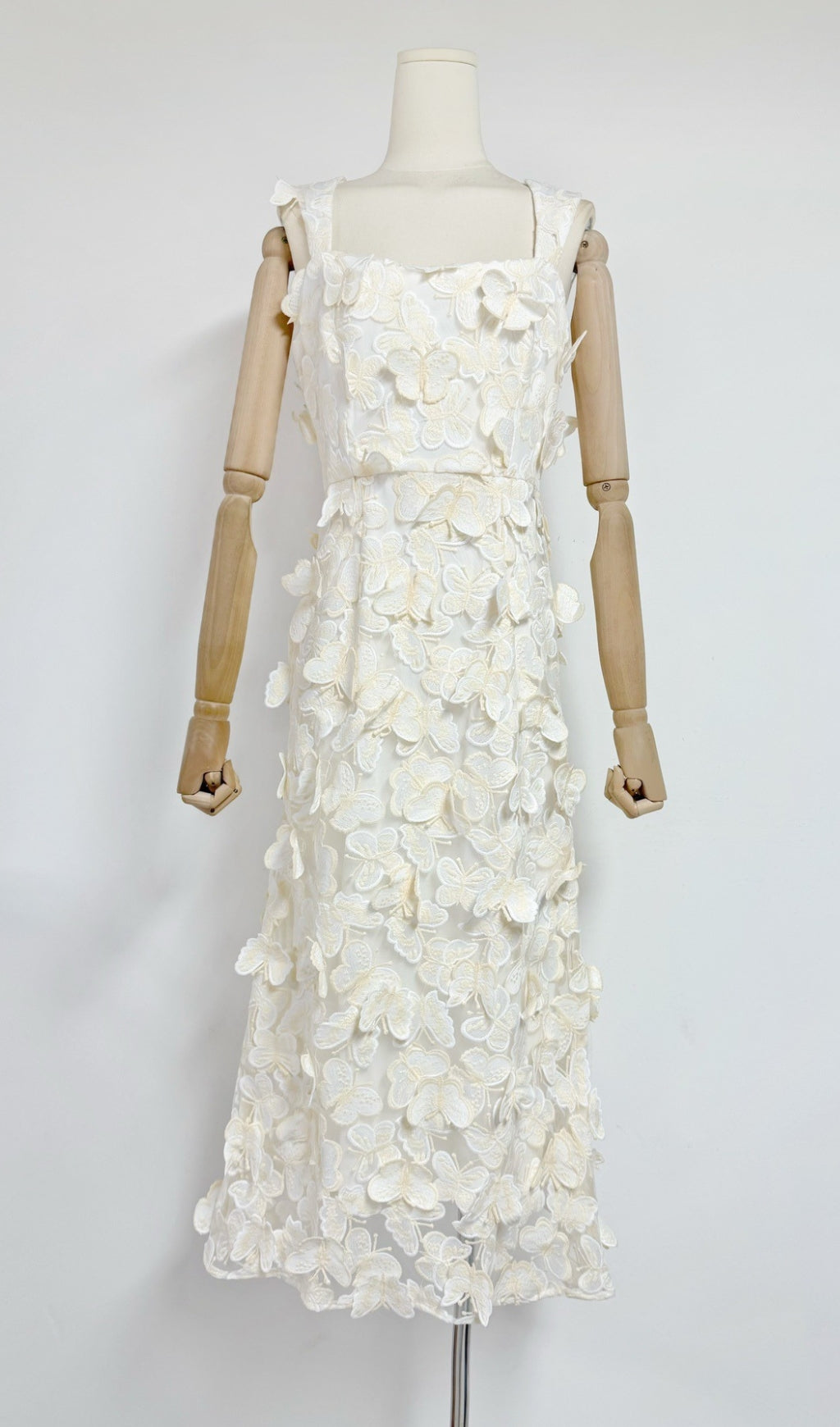 Eddy White Butterfly Embroidery Maxi Dress