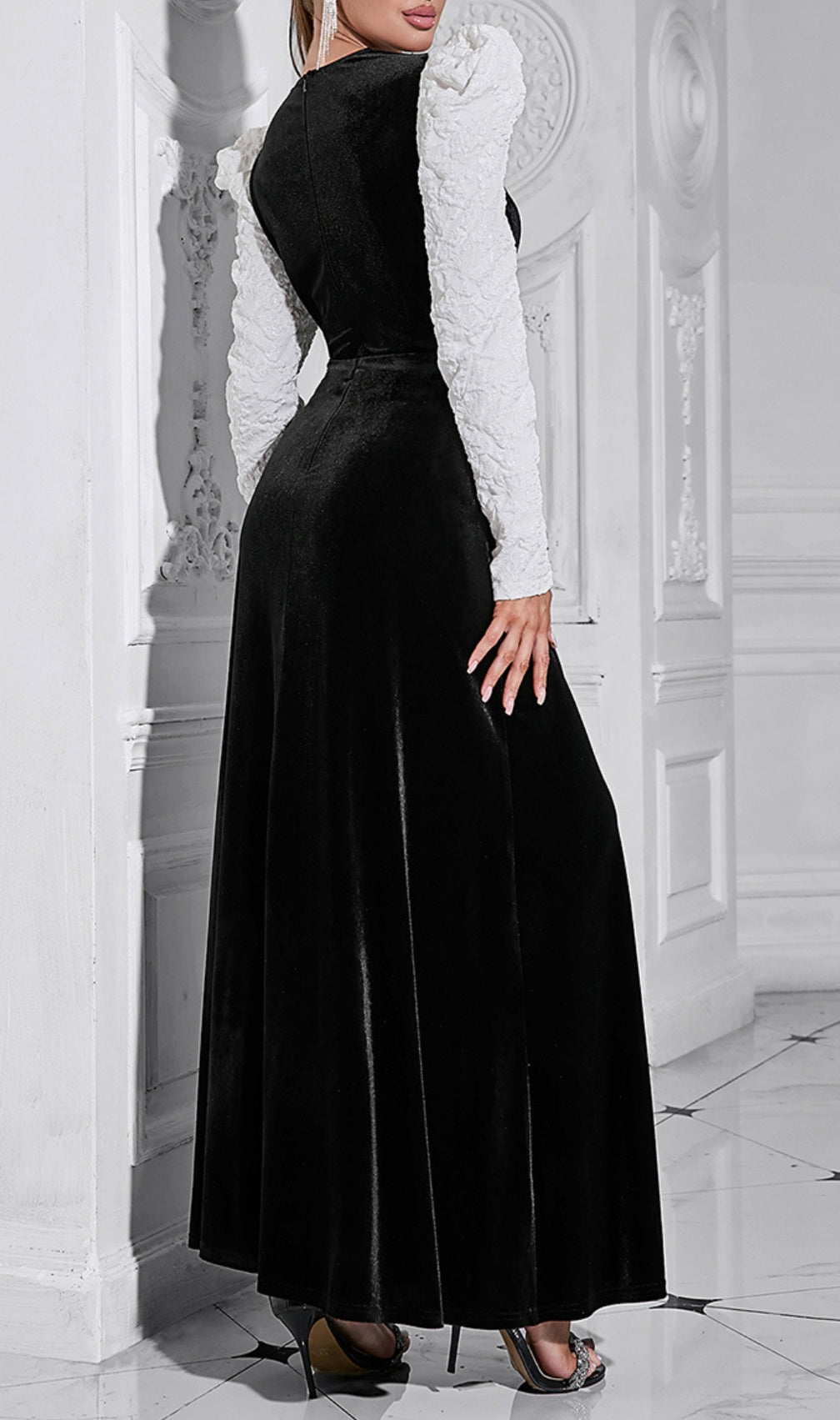 Bucky Black Velvet Long Sleeve Maxi Dress